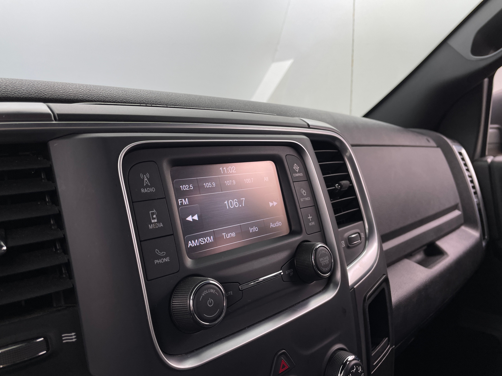 Thumbnail: 2021 RAM 1500 Classic - 4