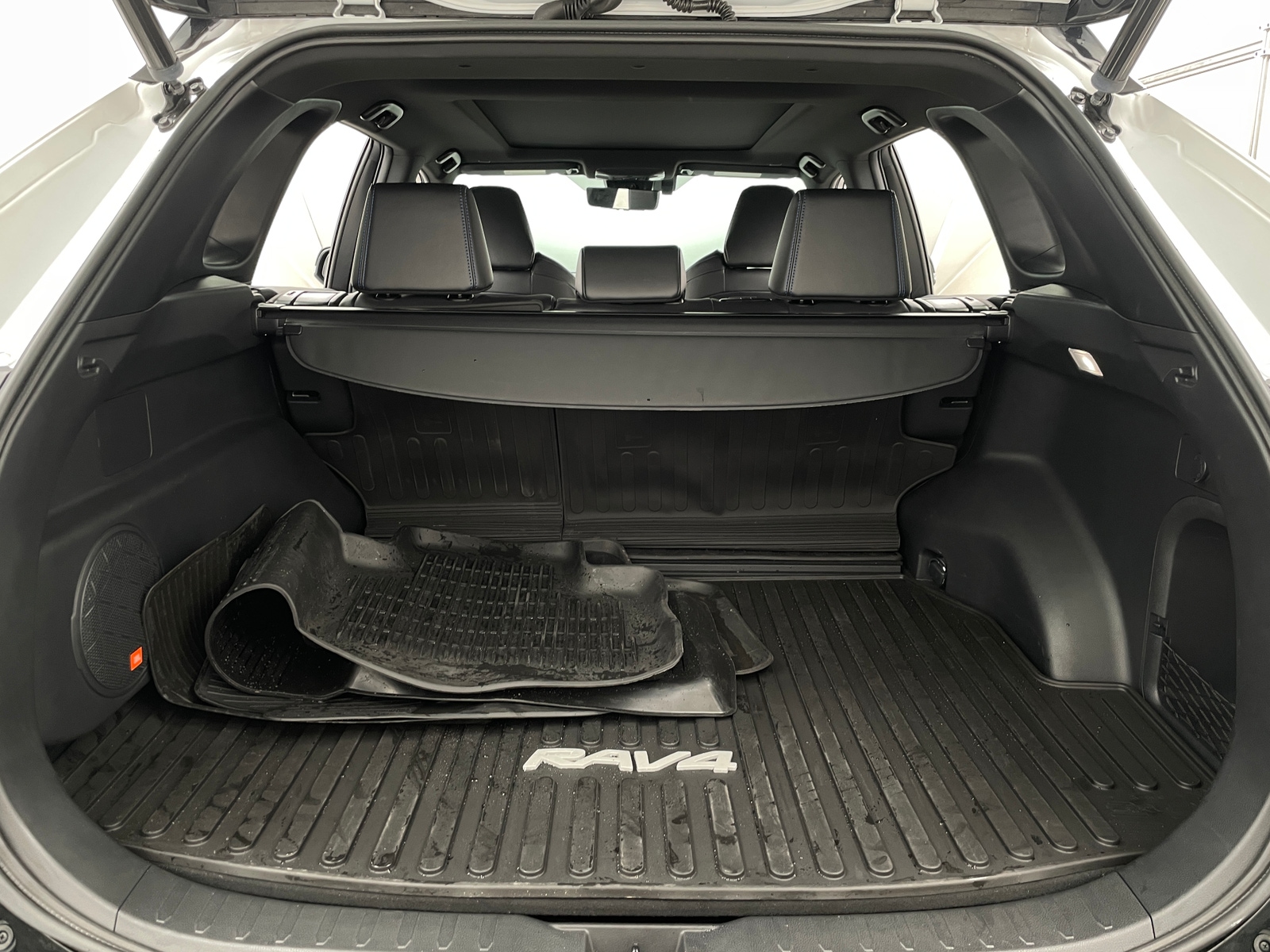 Thumbnail: 2023 Toyota RAV4 - 6