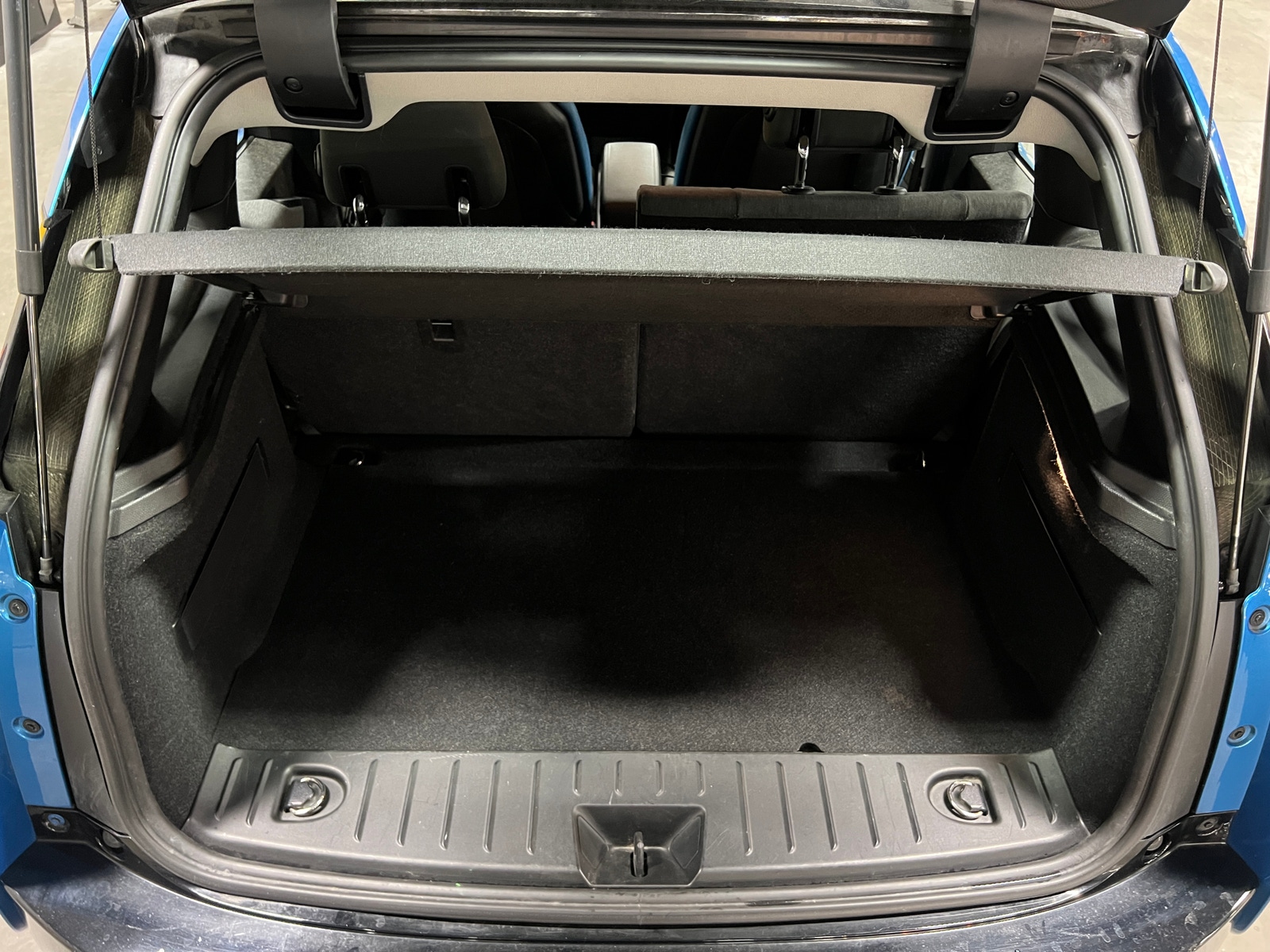 Thumbnail: 2017 BMW i3 - 7