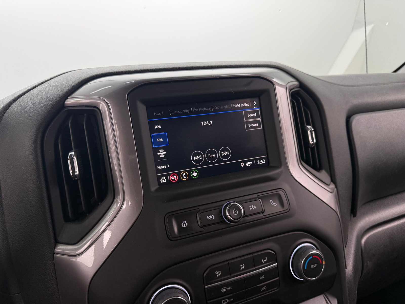 Thumbnail: 2022 Chevrolet Silverado 1500 - 4