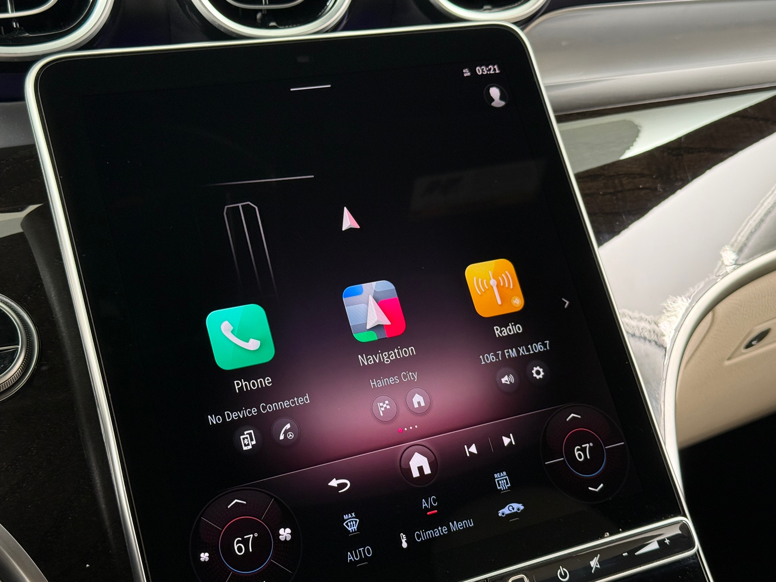 Thumbnail: 2025 Mercedes-Benz GLC - 3