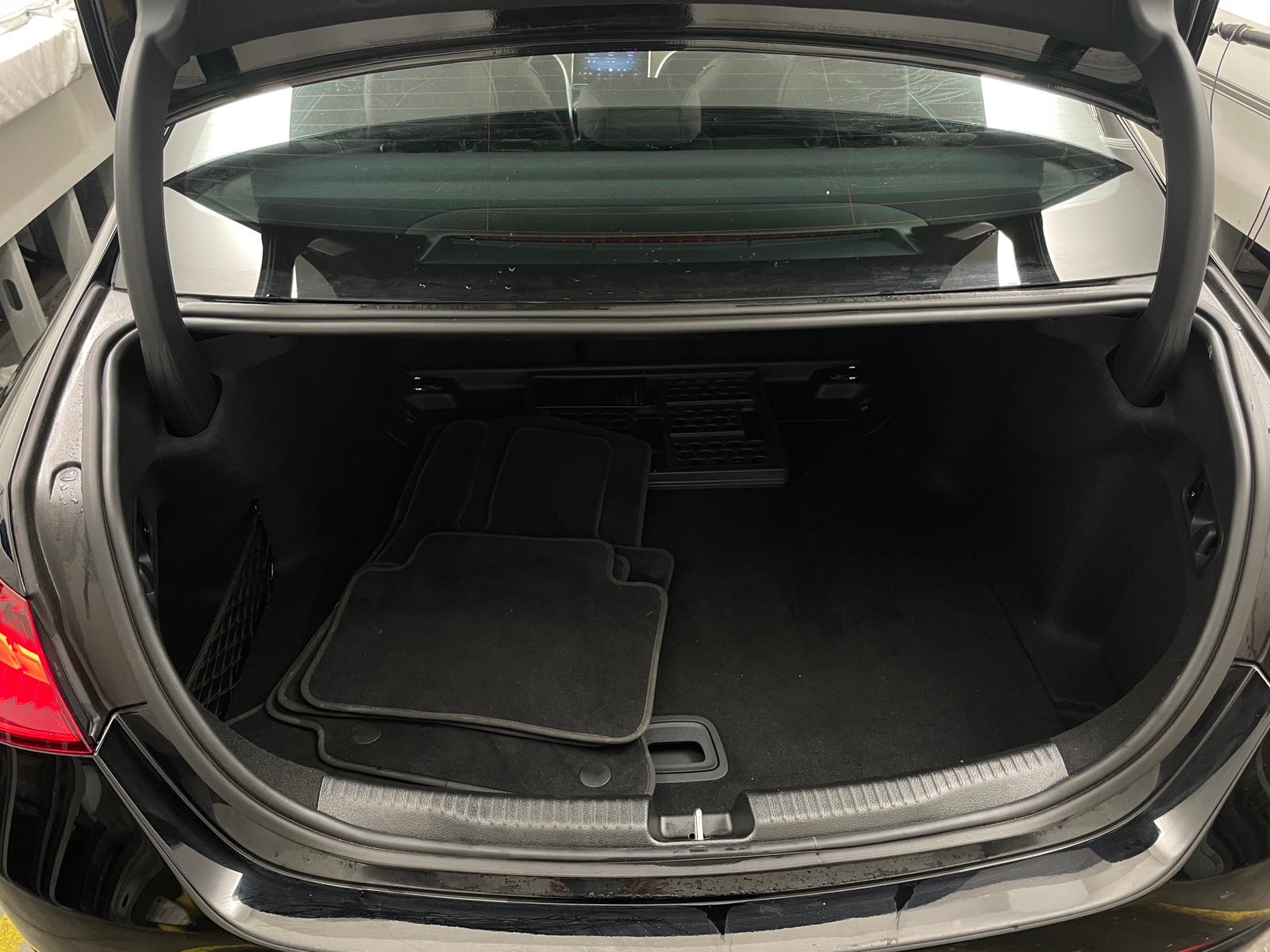 Thumbnail: 2025 Mercedes-Benz C-Class - 6