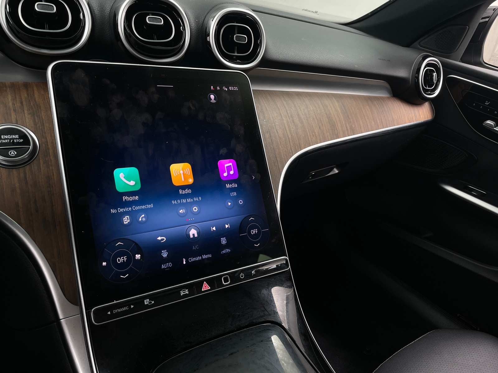 Thumbnail: 2025 Mercedes-Benz C-Class - 3