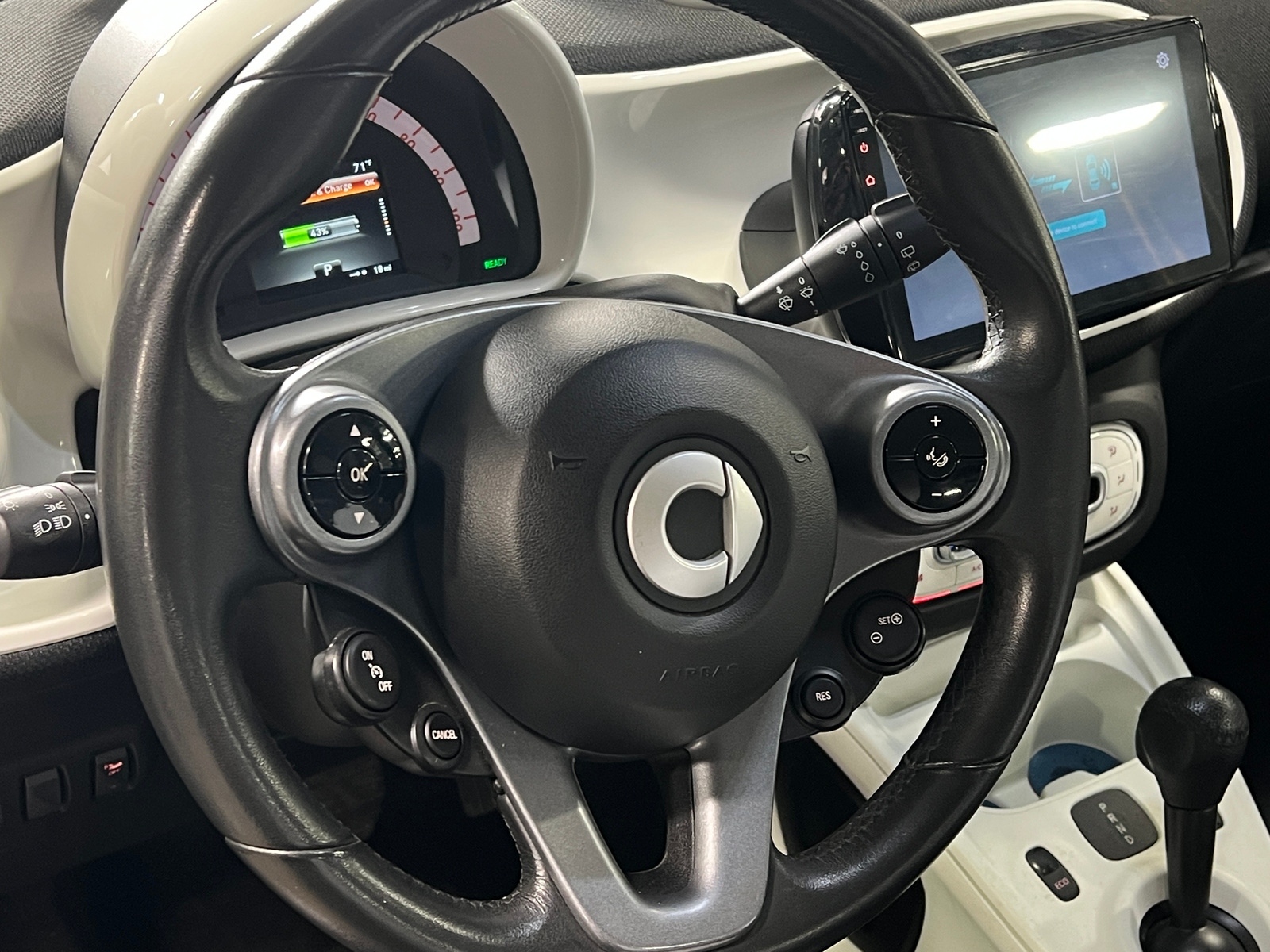 Thumbnail: 2019 smart fortwo - 5