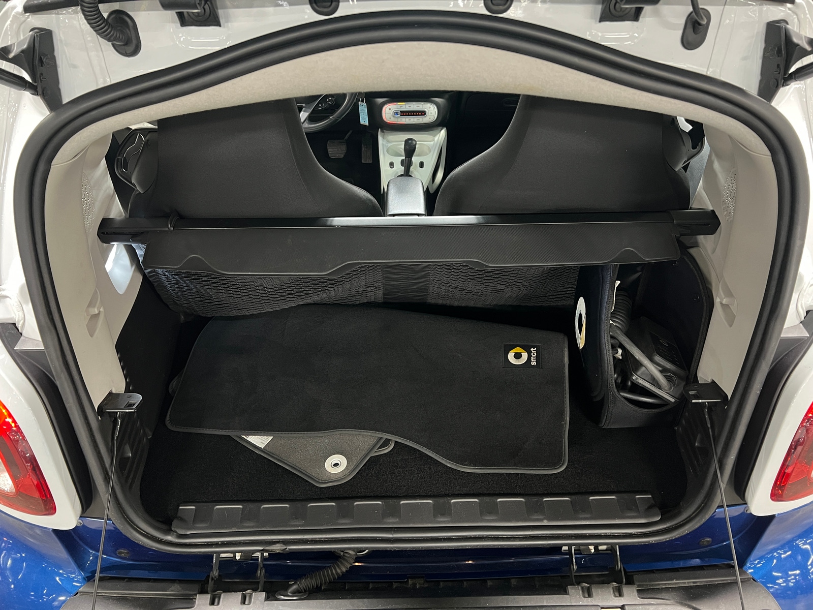 Thumbnail: 2019 smart fortwo - 6