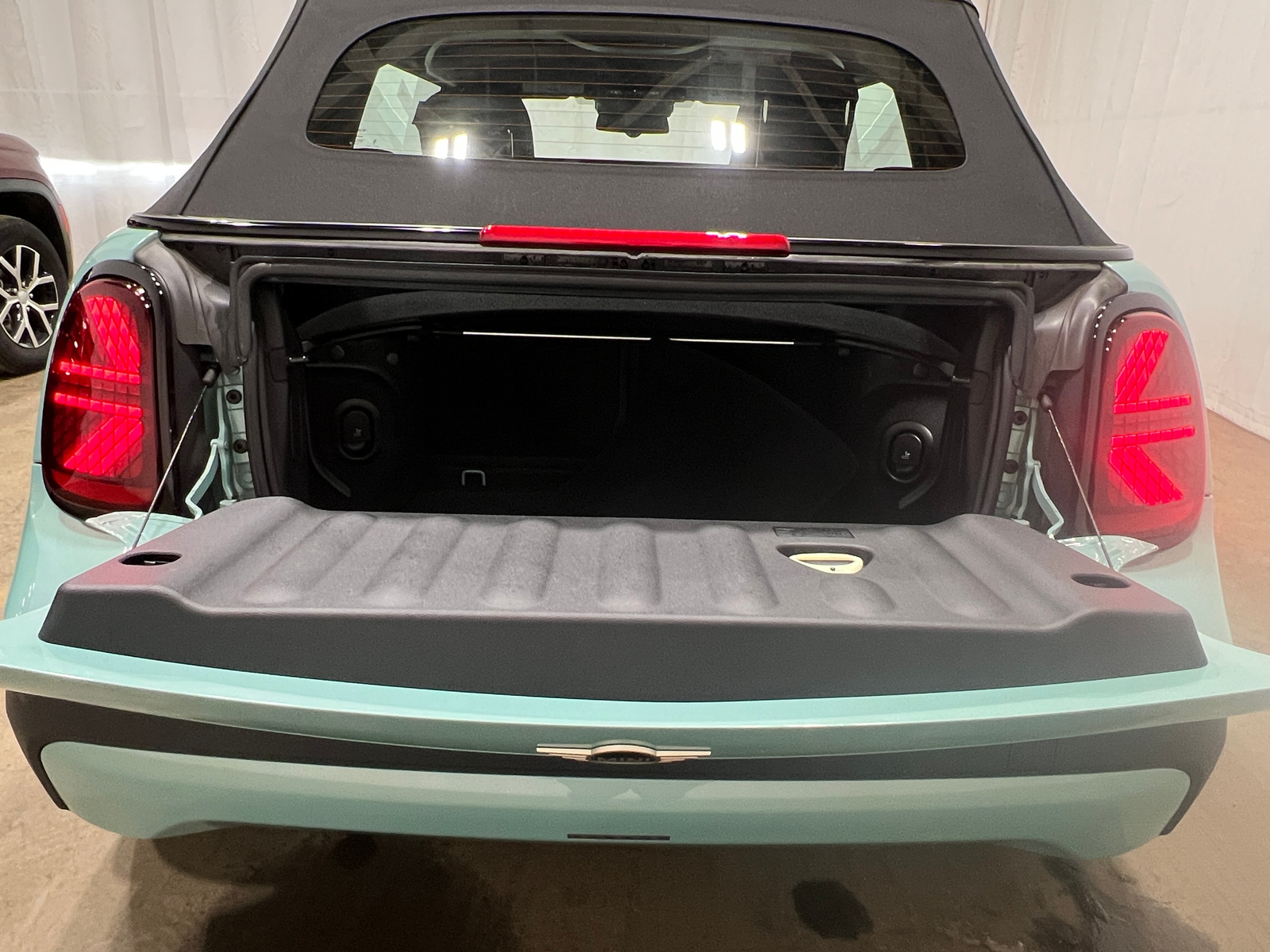 Thumbnail: 2025 MINI Cooper Convertible - 6