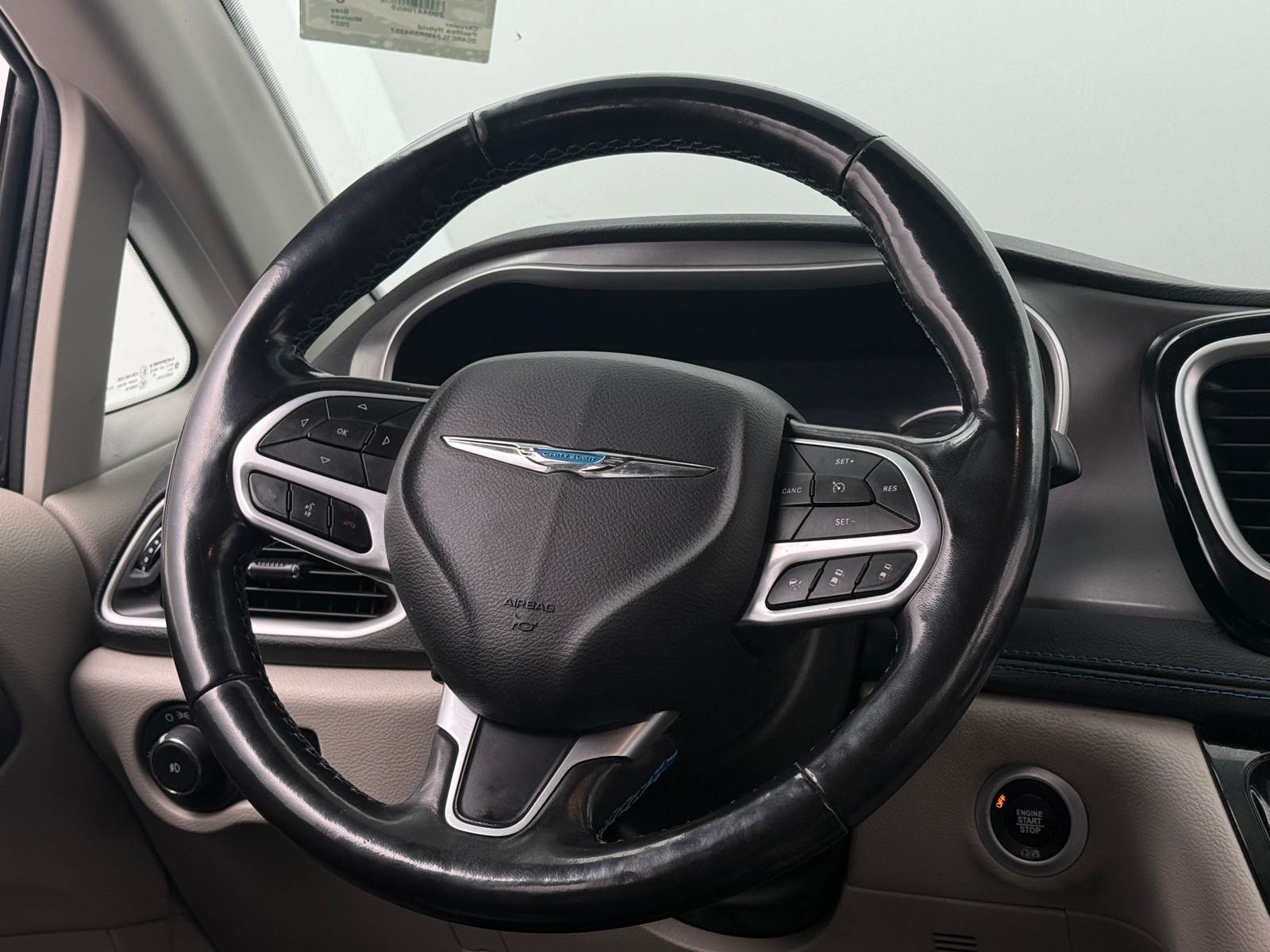 Thumbnail: 2021 Chrysler Pacifica - 4