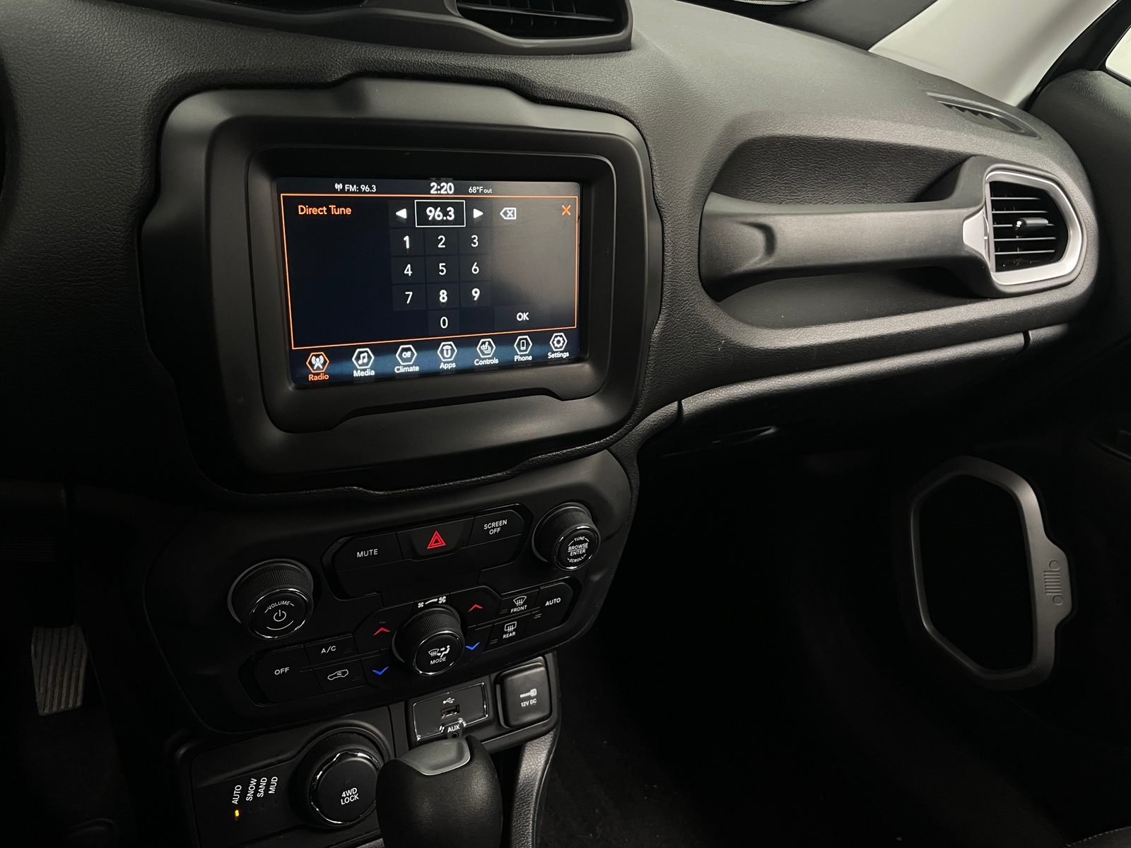 Thumbnail: 2018 Jeep Renegade - 4