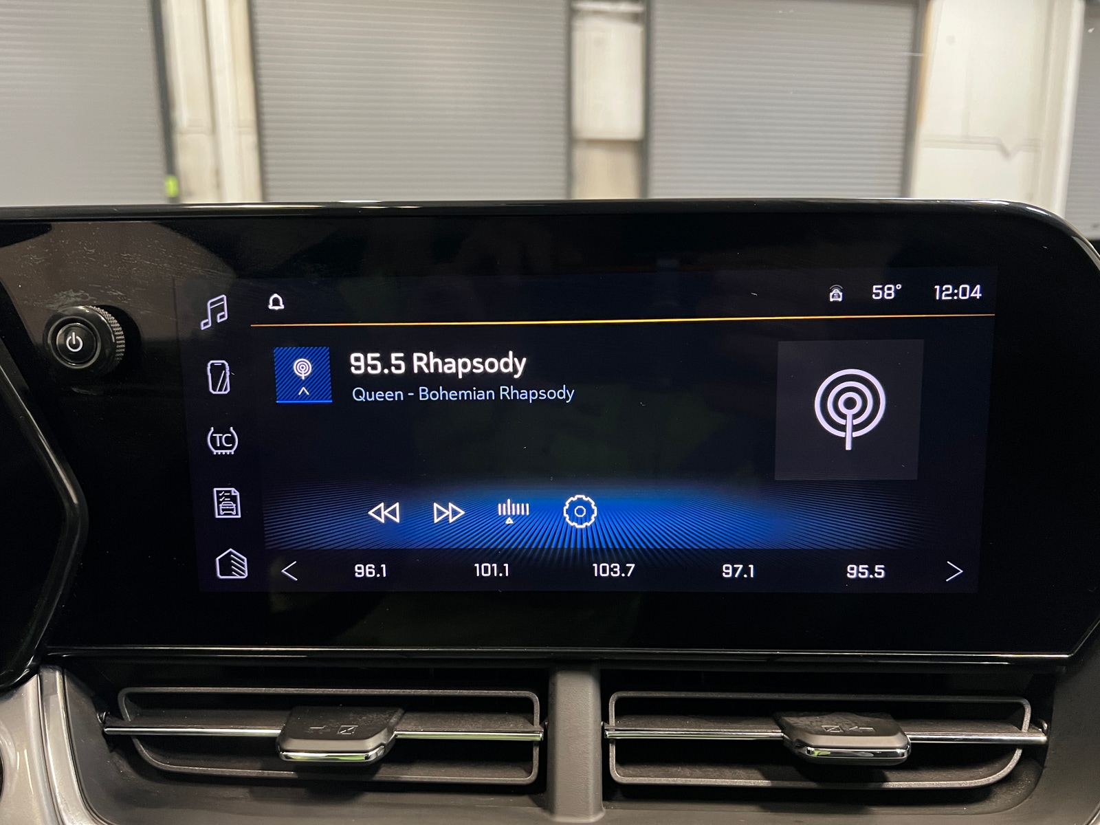 Thumbnail: 2025 Chevrolet Trax - 4