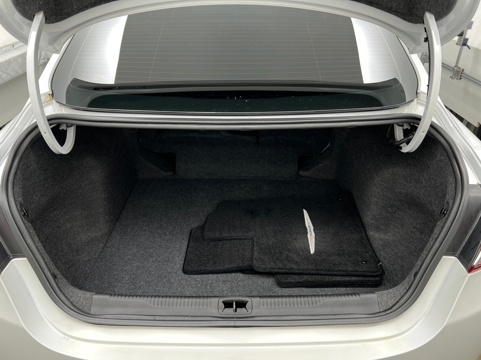 Thumbnail: 2015 Chrysler 200 - 6