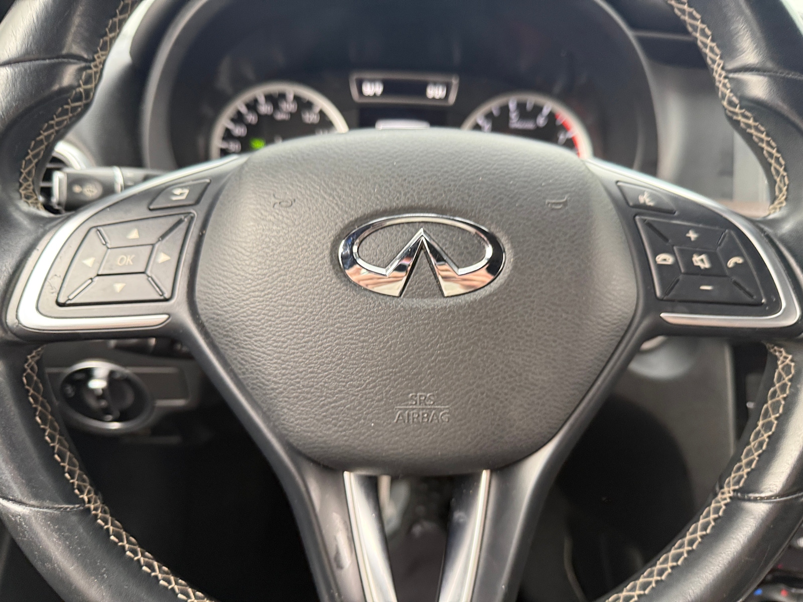 Thumbnail: 2017 INFINITI QX30 - 4