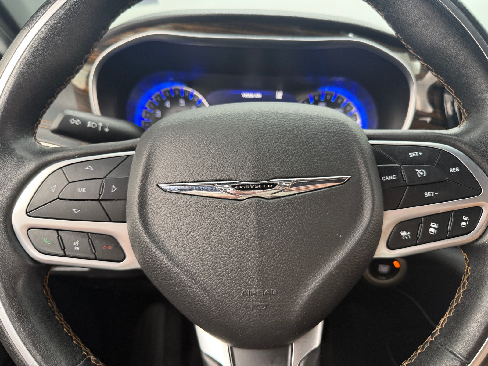 Thumbnail: 2021 Chrysler Pacifica - 4