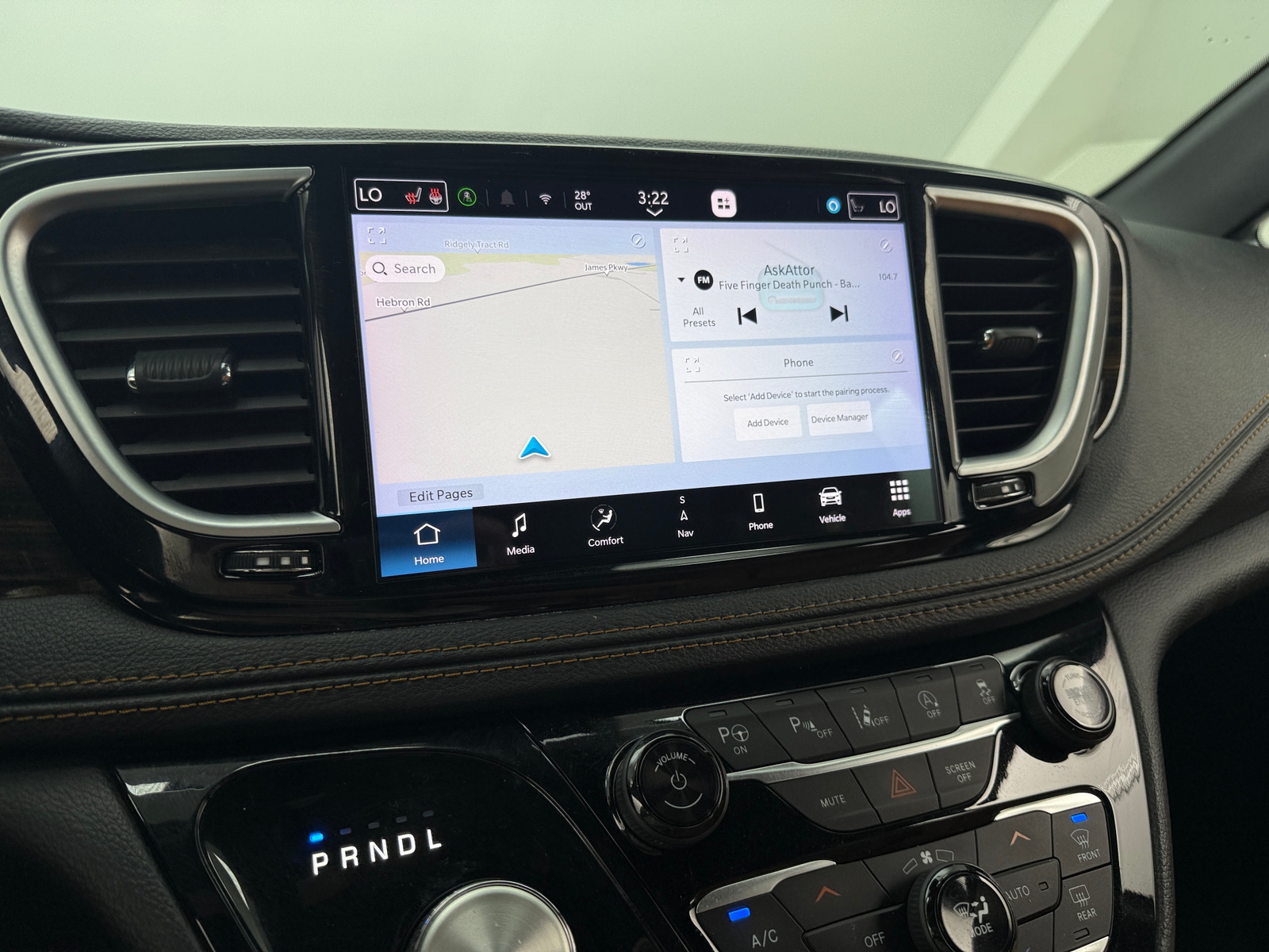 Thumbnail: 2021 Chrysler Pacifica - 3