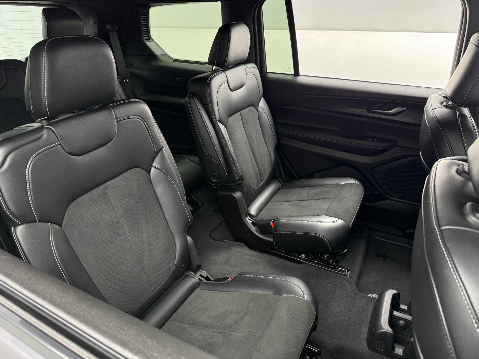 Thumbnail: 2025 Jeep Grand Cherokee L - 5