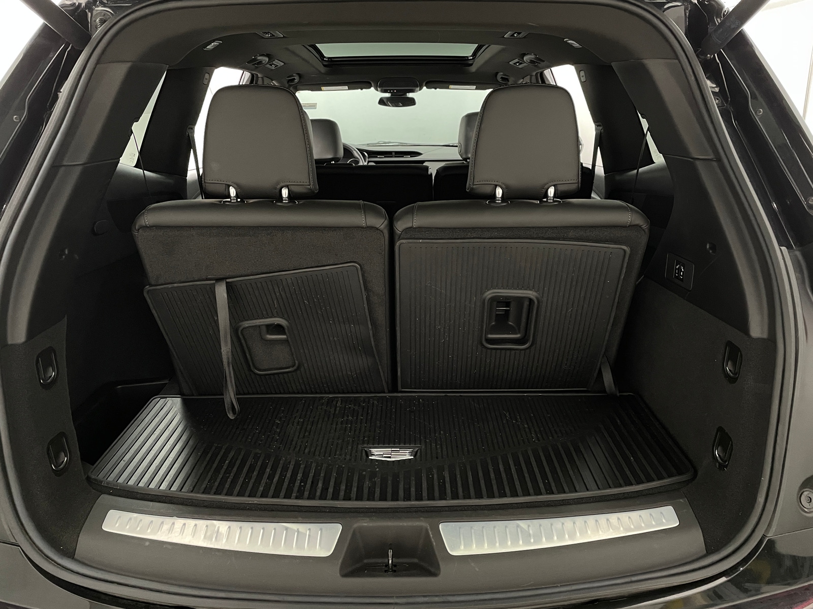 Thumbnail: 2024 Cadillac XT6 - 6