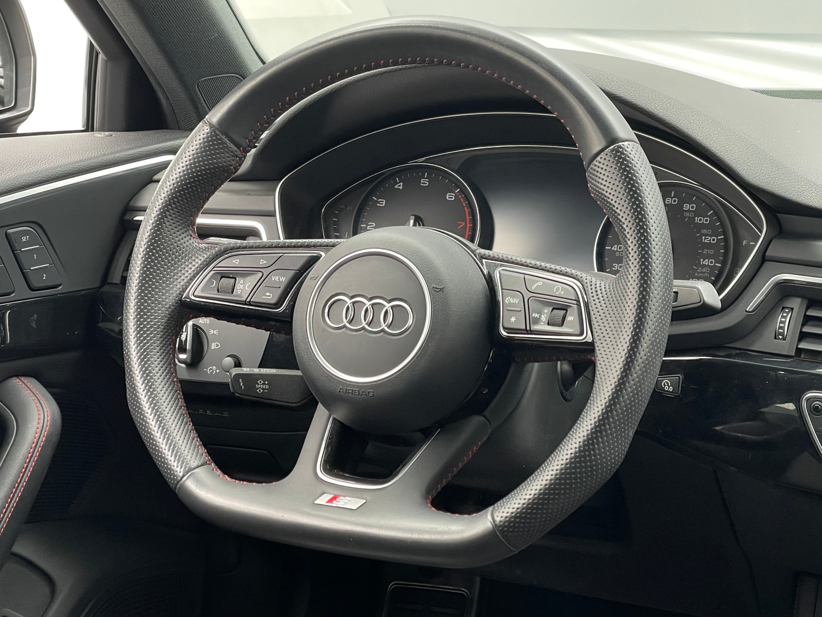 Thumbnail: 2018 Audi A4 - 4