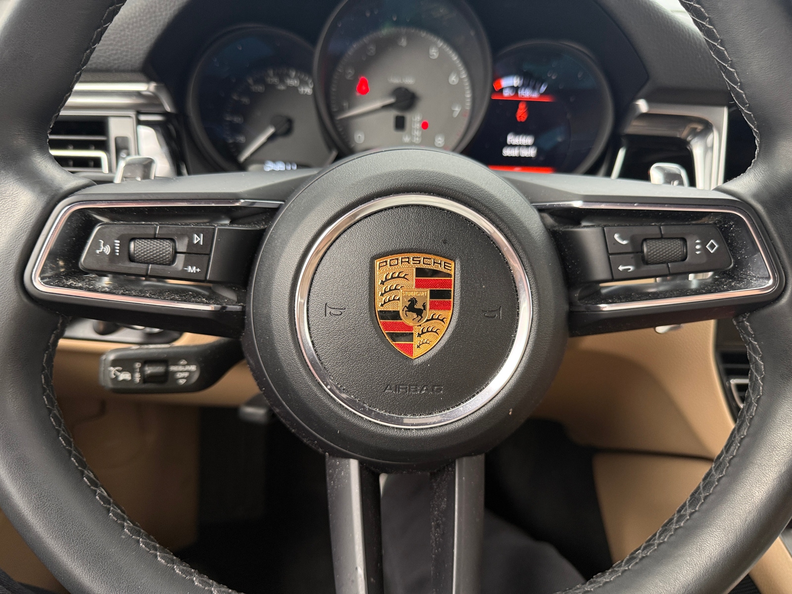 Thumbnail: 2023 Porsche Macan - 4