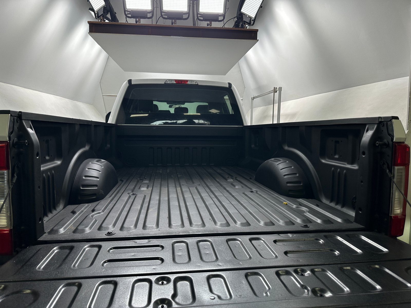 Thumbnail: 2019 Ford Econoline - 7