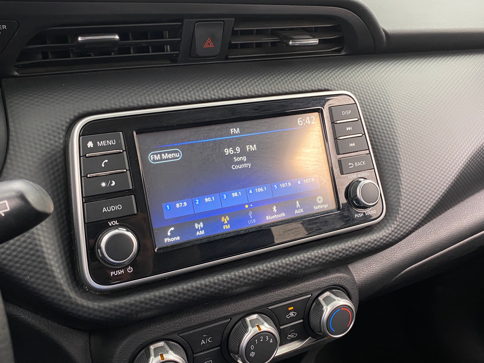 Thumbnail: 2022 Nissan Kicks - 4