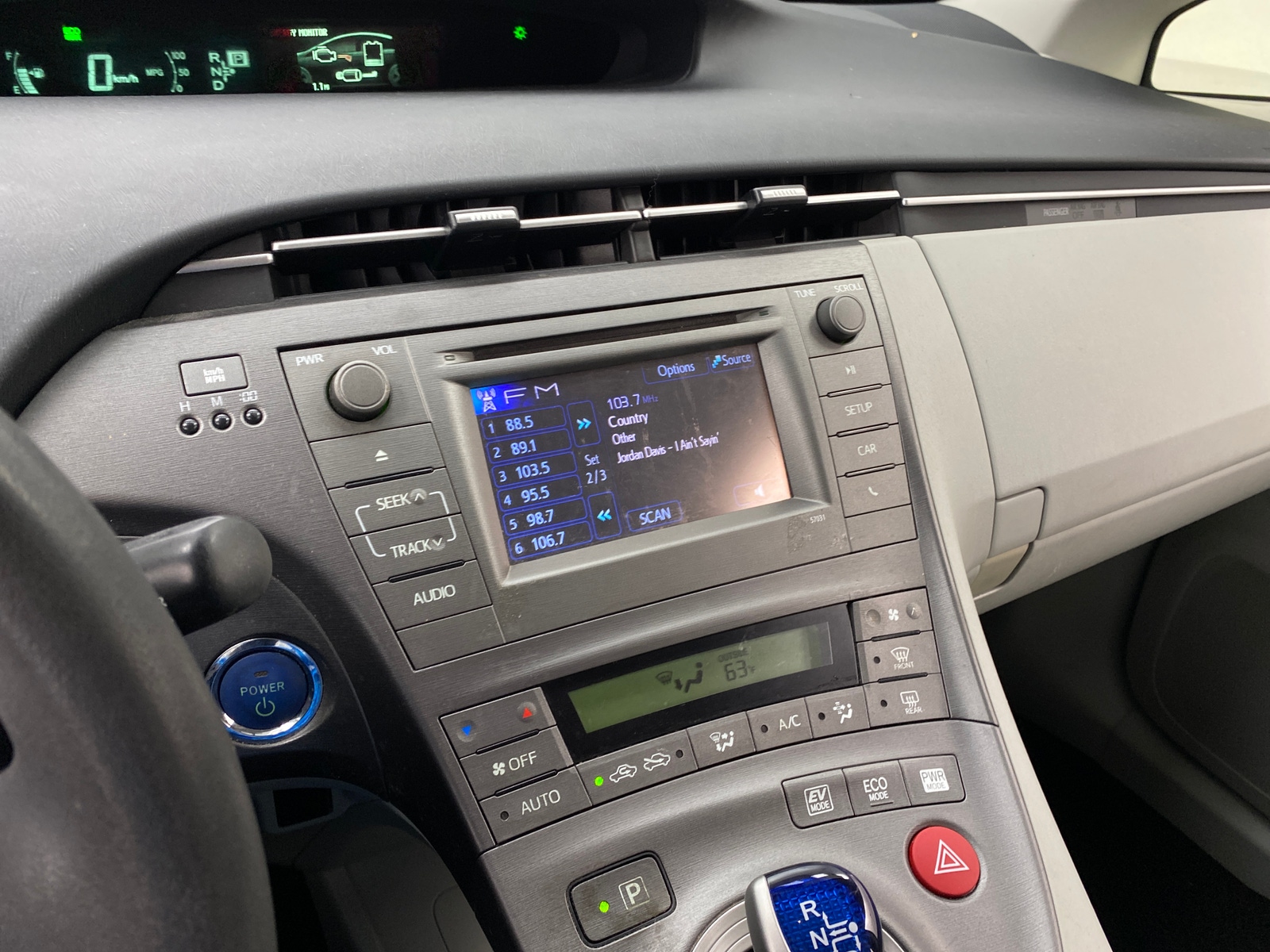 Thumbnail: 2012 Toyota Prius - 4