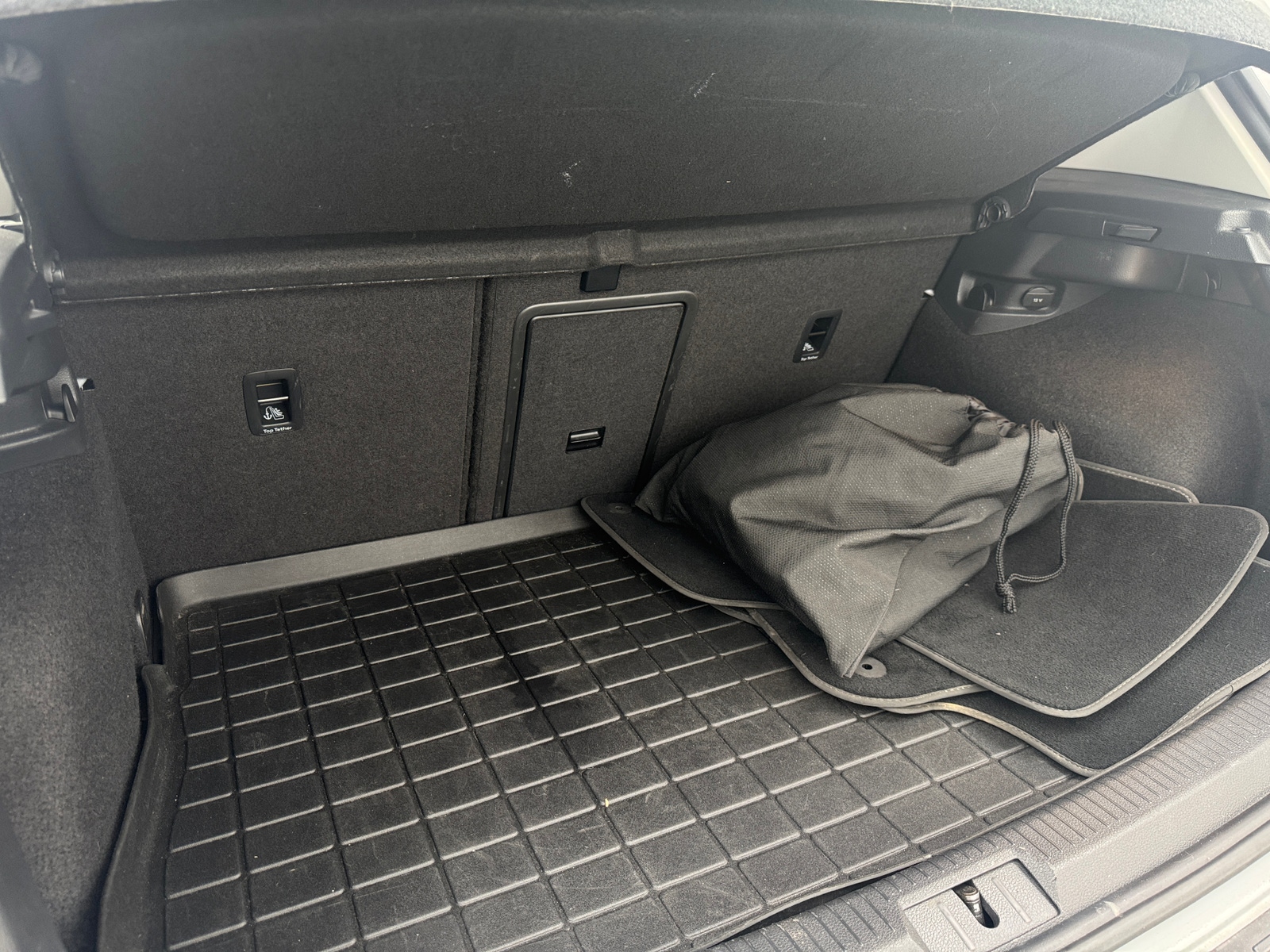 Thumbnail: 2019 Volkswagen e-Golf - 7