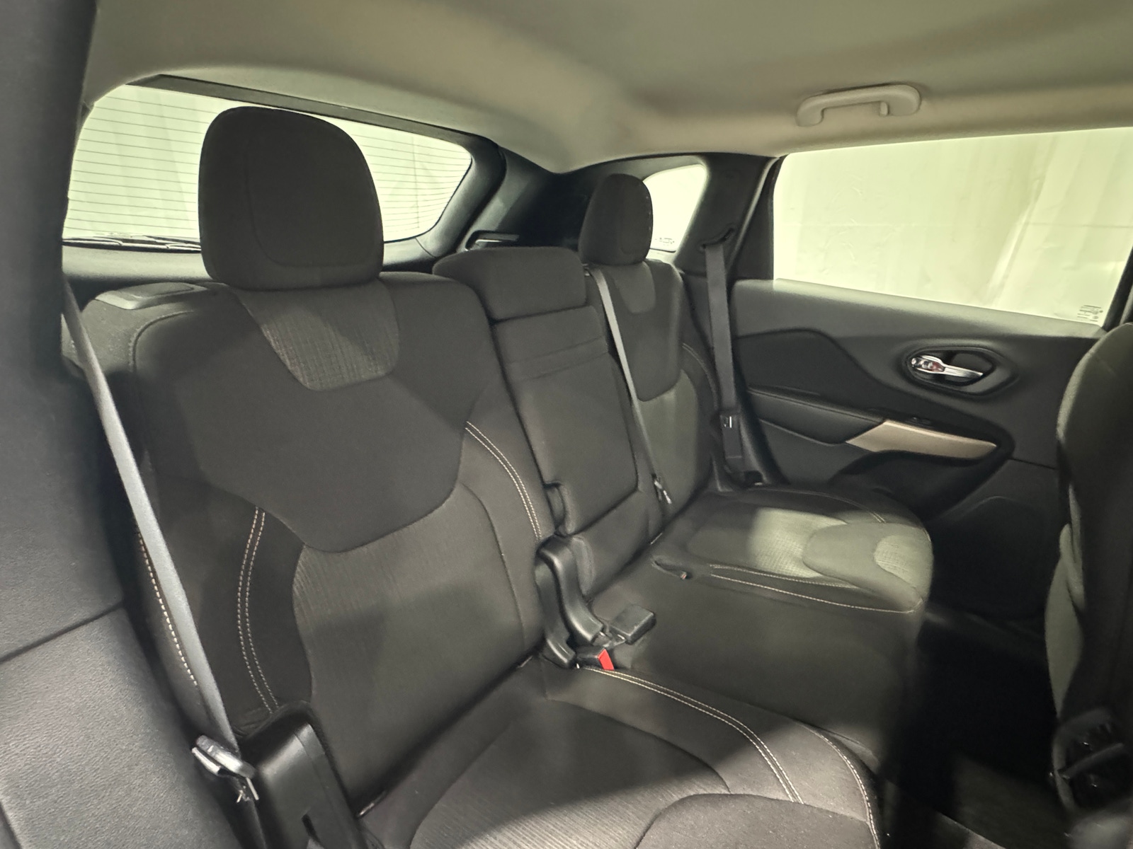 Thumbnail: 2017 Jeep Cherokee - 6