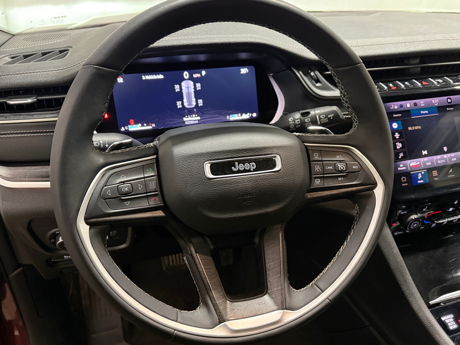 Thumbnail: 2024 Jeep Grand Cherokee - 4