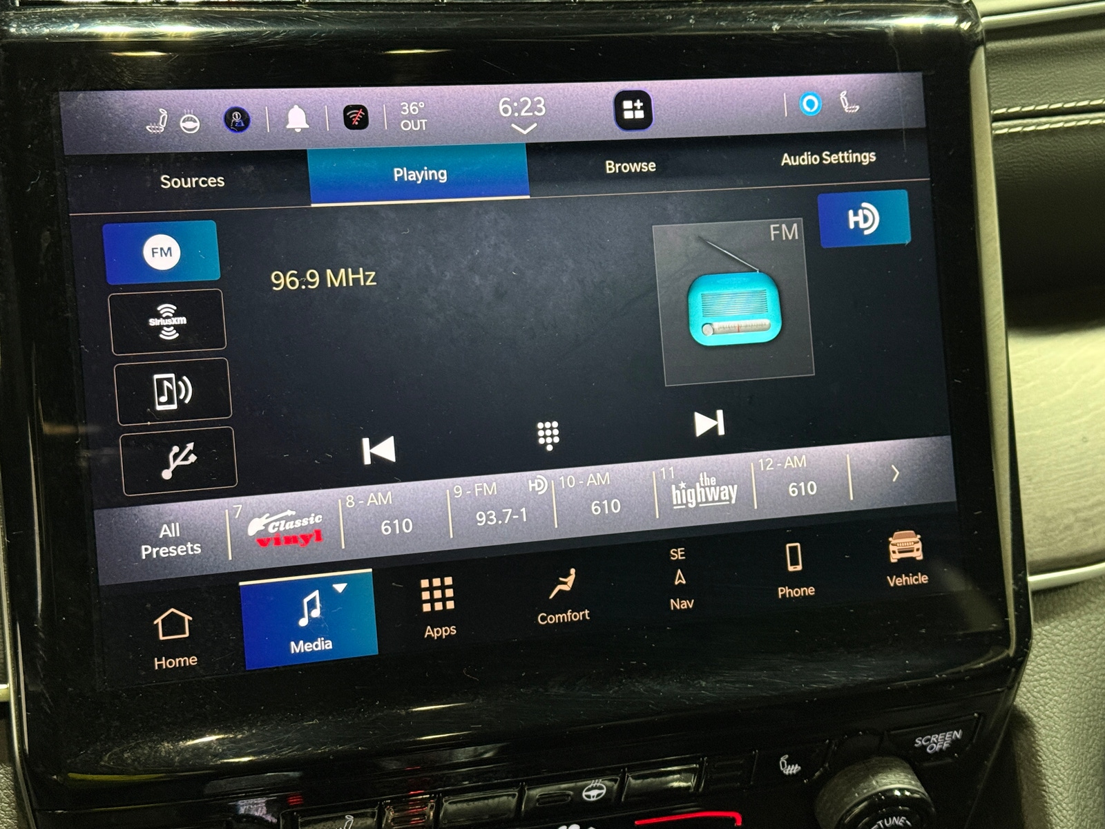 Thumbnail: 2024 Jeep Grand Cherokee - 3