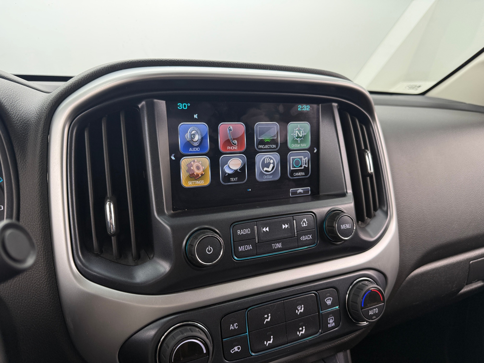 Thumbnail: 2018 Chevrolet Colorado - 4