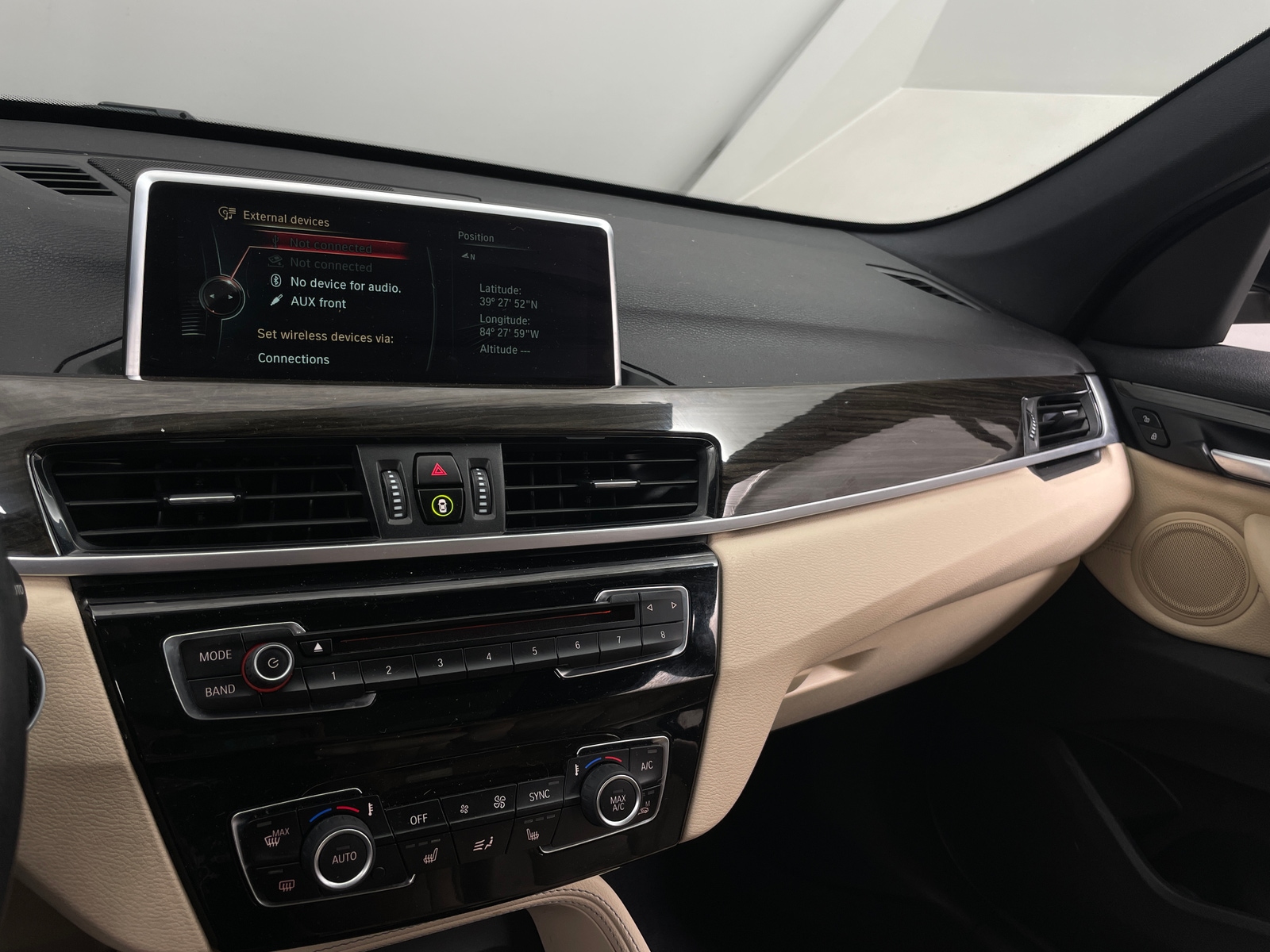 Thumbnail: 2017 BMW X1 - 3