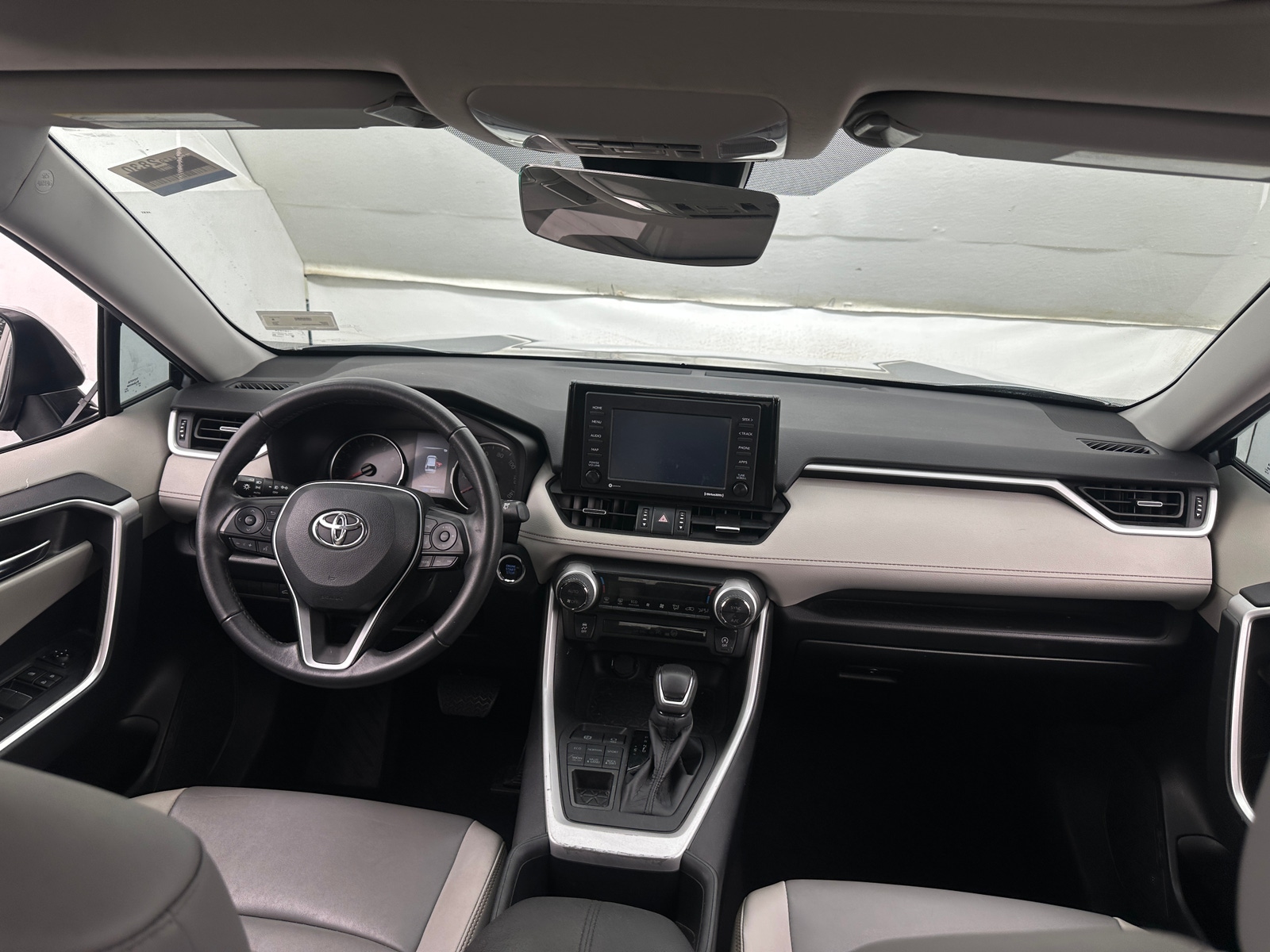 Thumbnail: 2022 Toyota RAV4 - 2