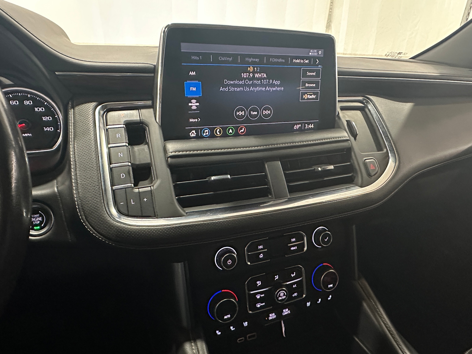 Thumbnail: 2021 Chevrolet Suburban - 3