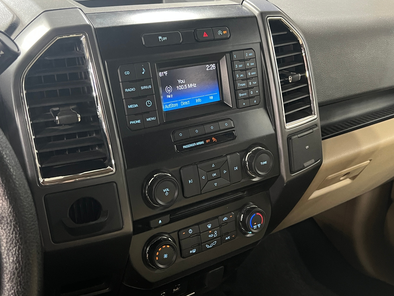 Thumbnail: 2015 Ford Econoline - 4