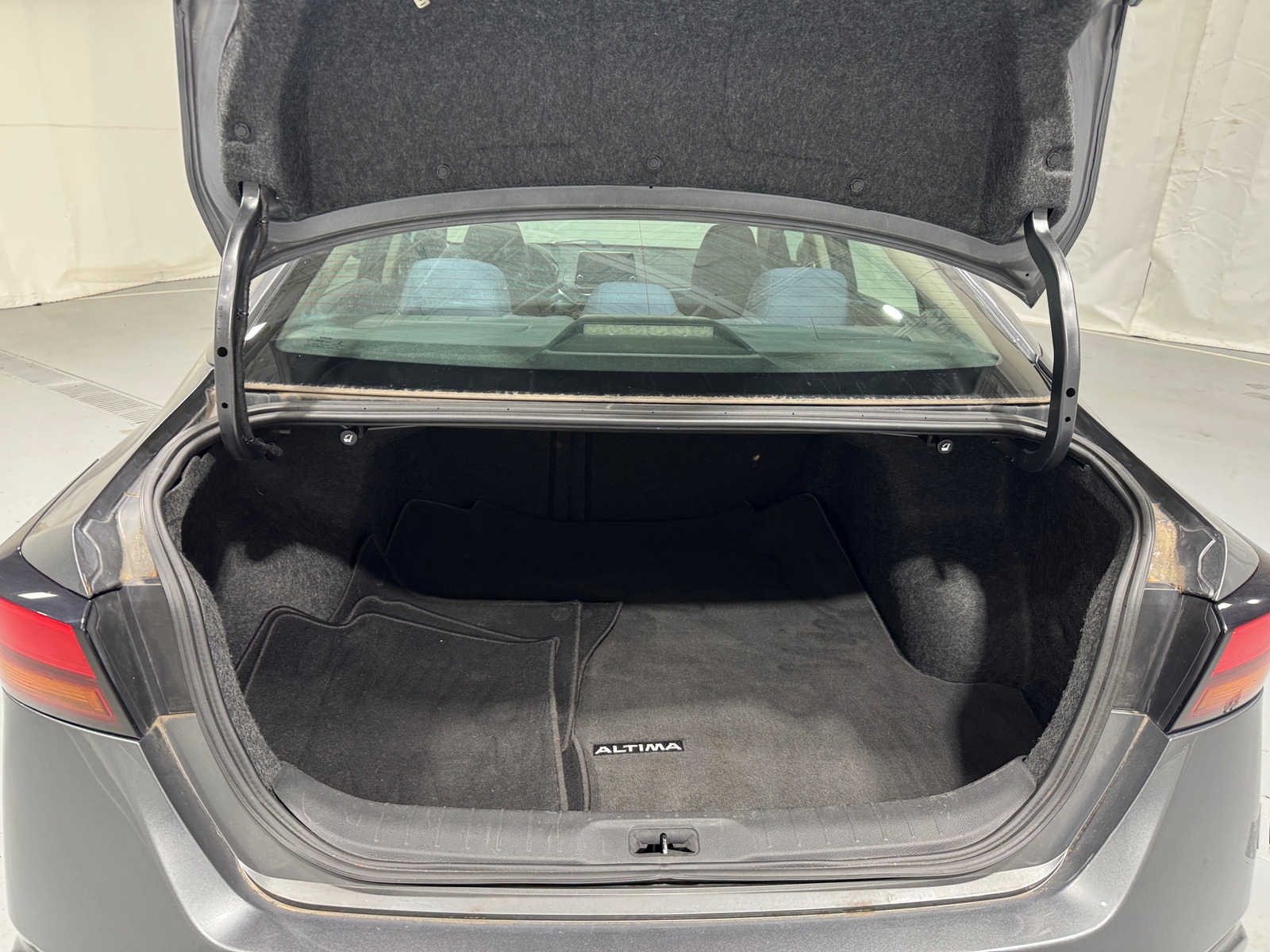 Thumbnail: 2019 Nissan Altima - 7