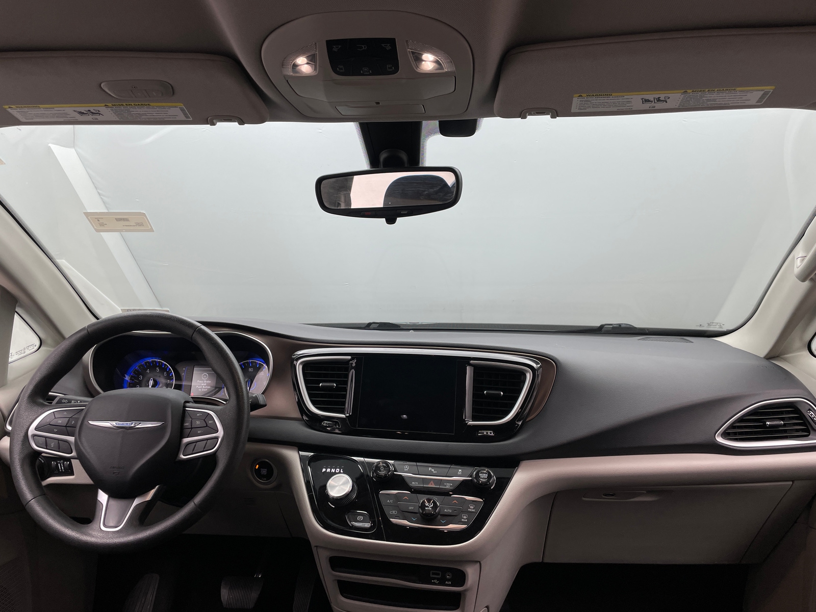 Thumbnail: 2018 Chrysler Pacifica - 3