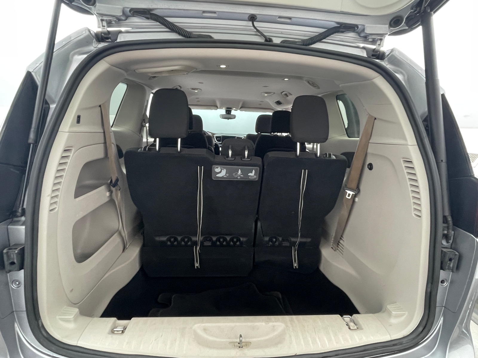 Thumbnail: 2018 Chrysler Pacifica - 7