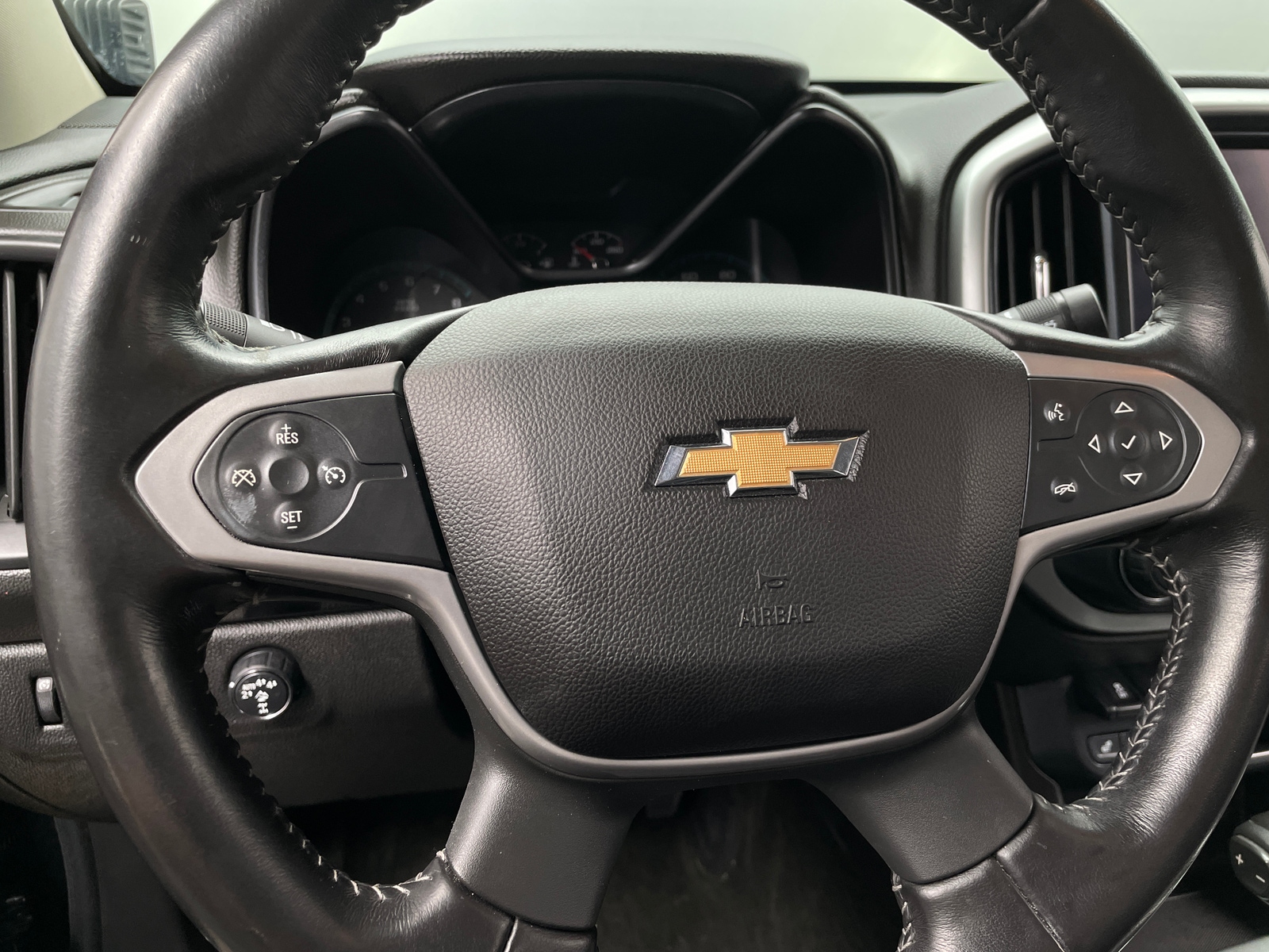 Thumbnail: 2018 Chevrolet Colorado - 4