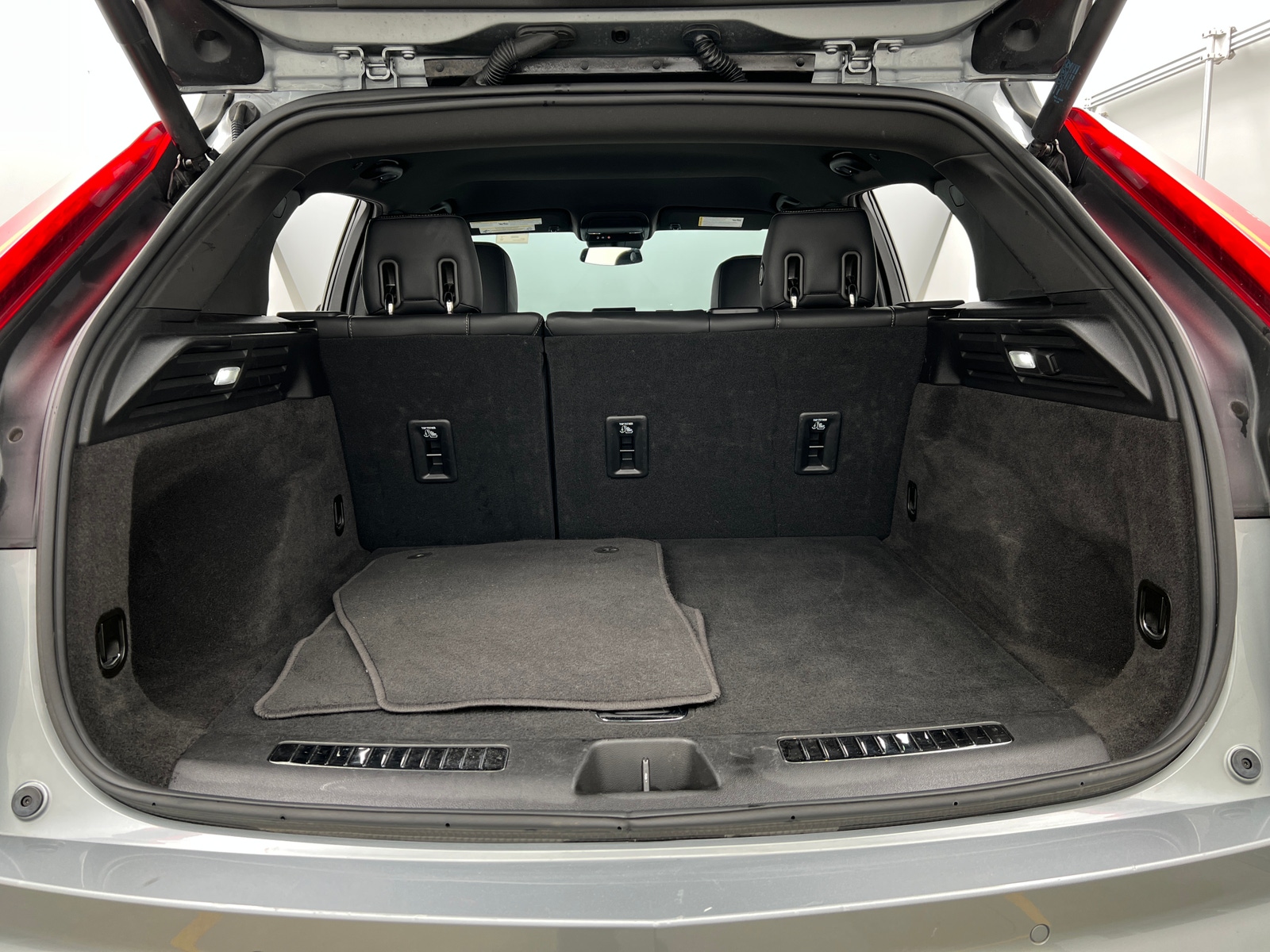 Thumbnail: 2024 Cadillac XT4 - 6