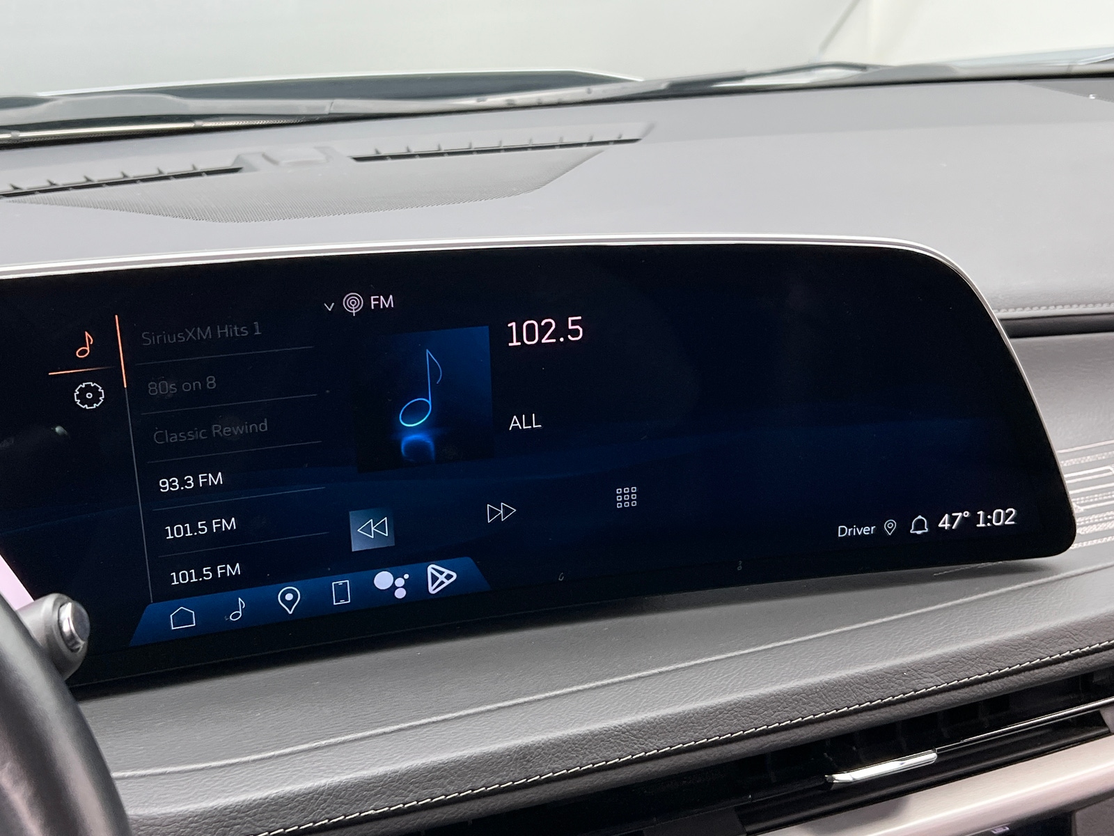 Thumbnail: 2024 Cadillac XT4 - 3