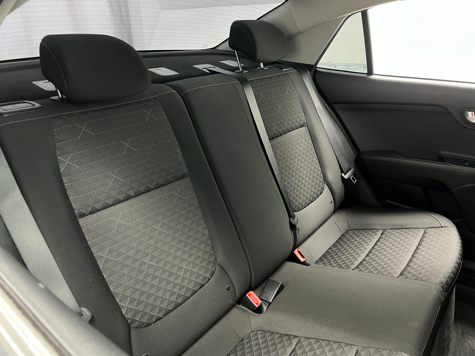 Thumbnail: 2022 Kia Rio - 6