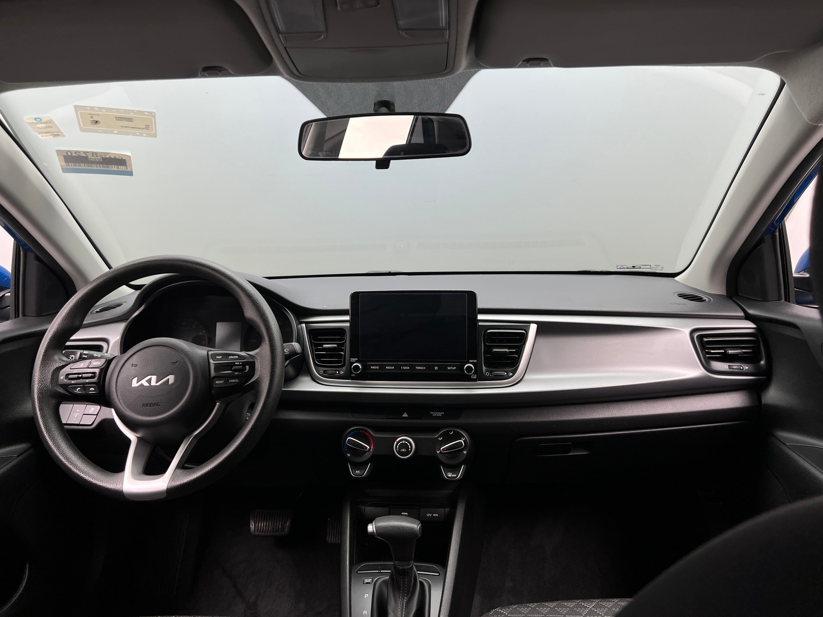 Thumbnail: 2022 Kia Rio - 3