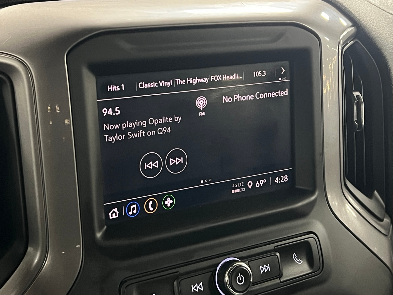 Thumbnail: 2023 Chevrolet Silverado 1500 - 4