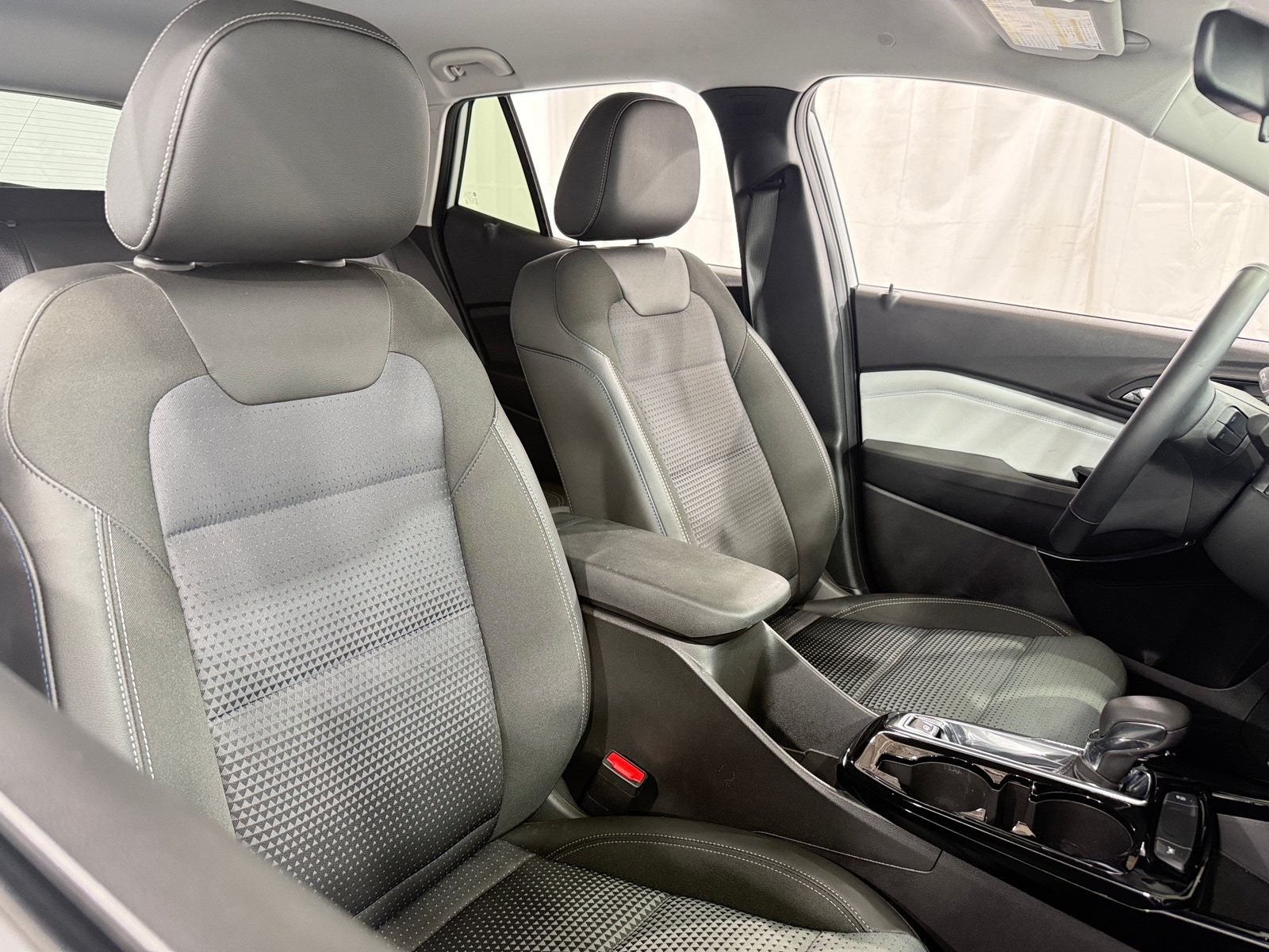 Thumbnail: 2025 Chevrolet Trax - 2