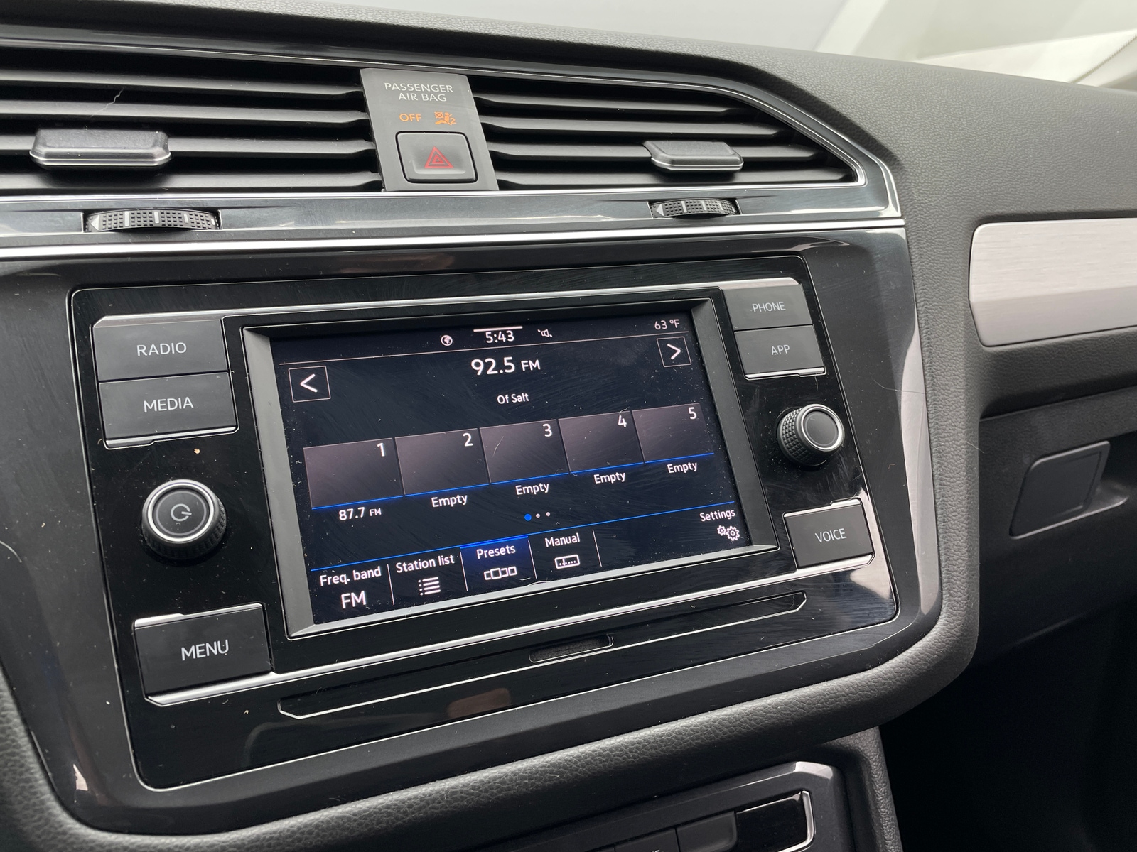 Thumbnail: 2020 Volkswagen Tiguan - 4