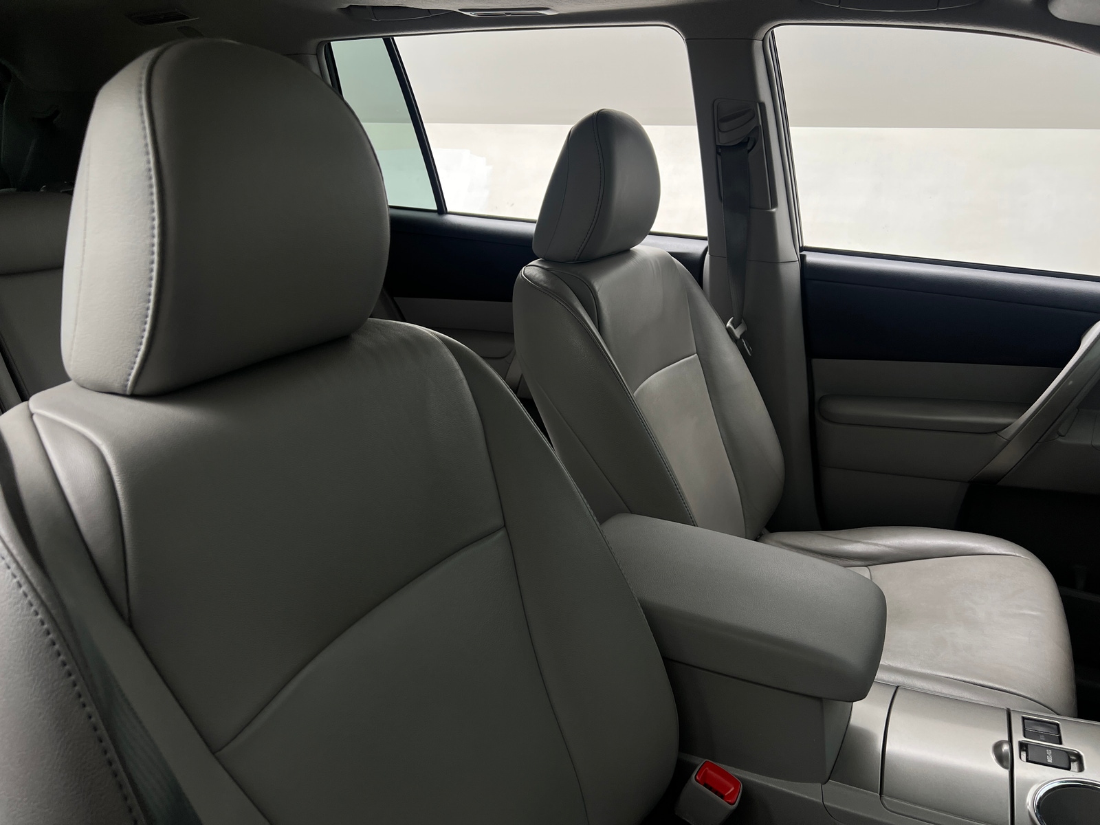 Thumbnail: 2013 Toyota Highlander - 2