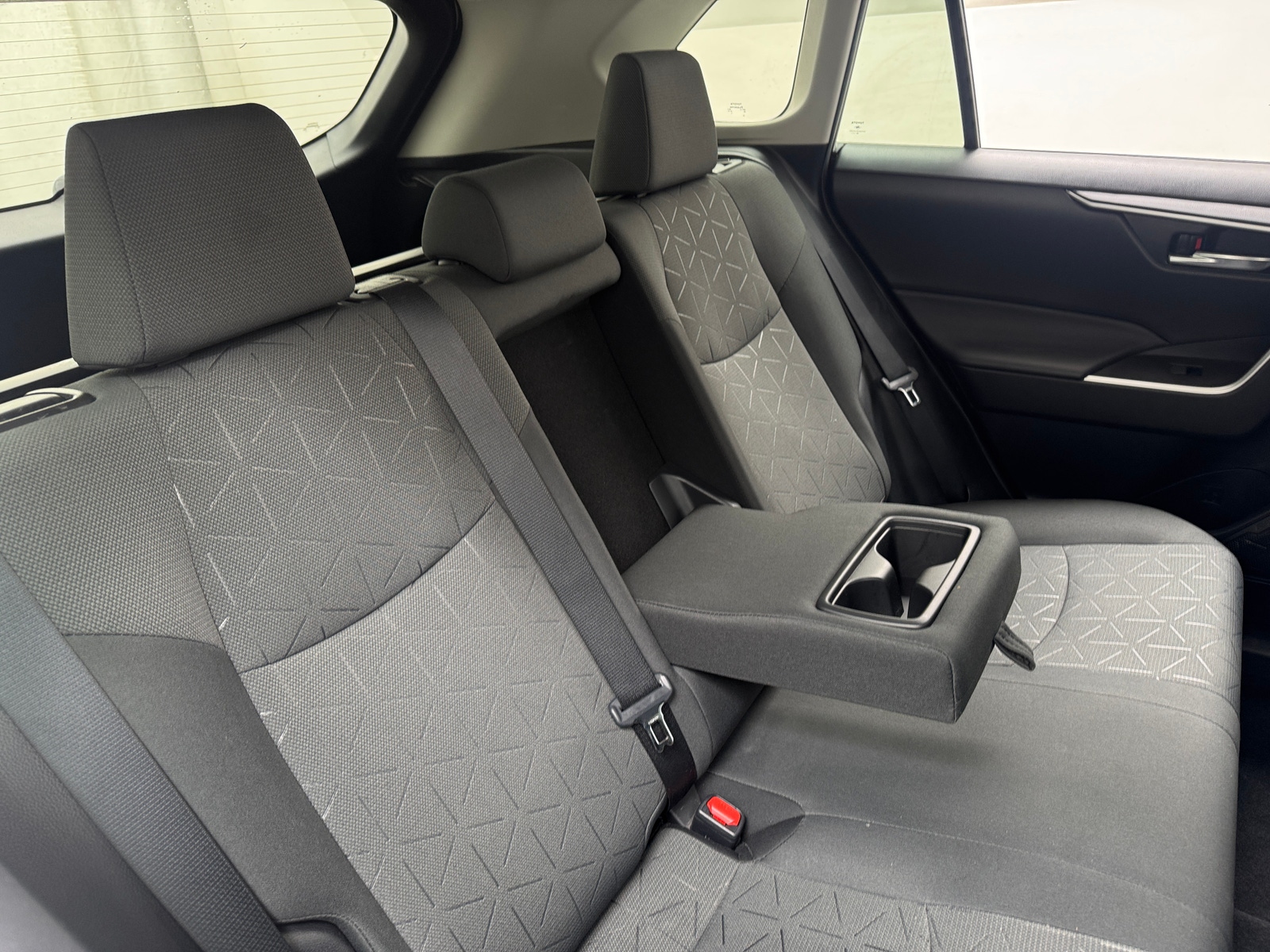 Thumbnail: 2021 Toyota RAV4 - 6