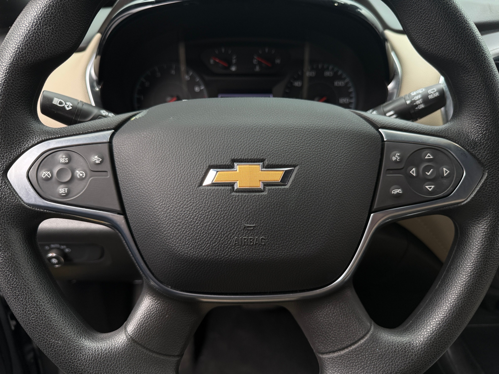 Thumbnail: 2023 Chevrolet Traverse - 5