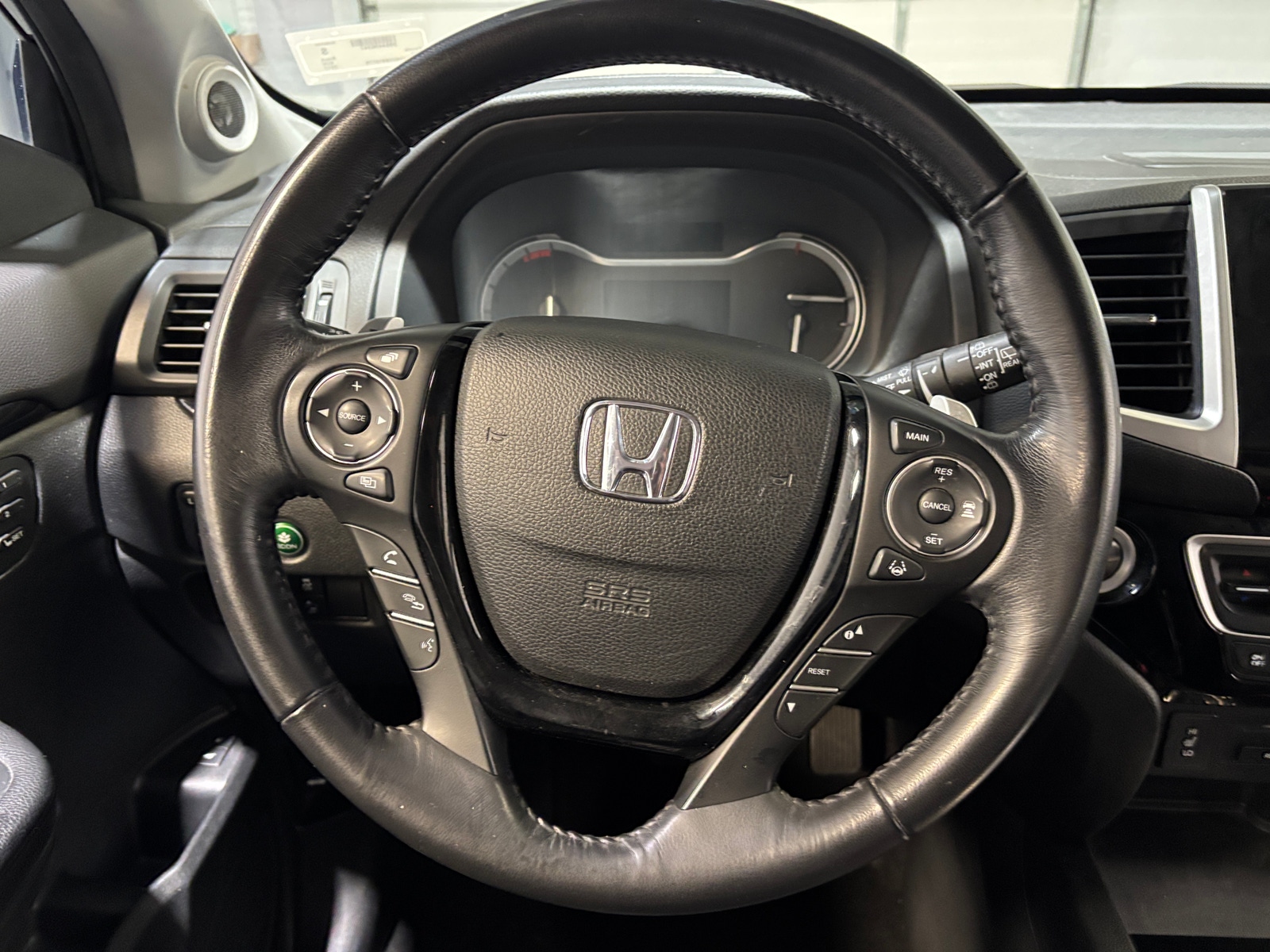 Thumbnail: 2017 Honda Pilot - 4