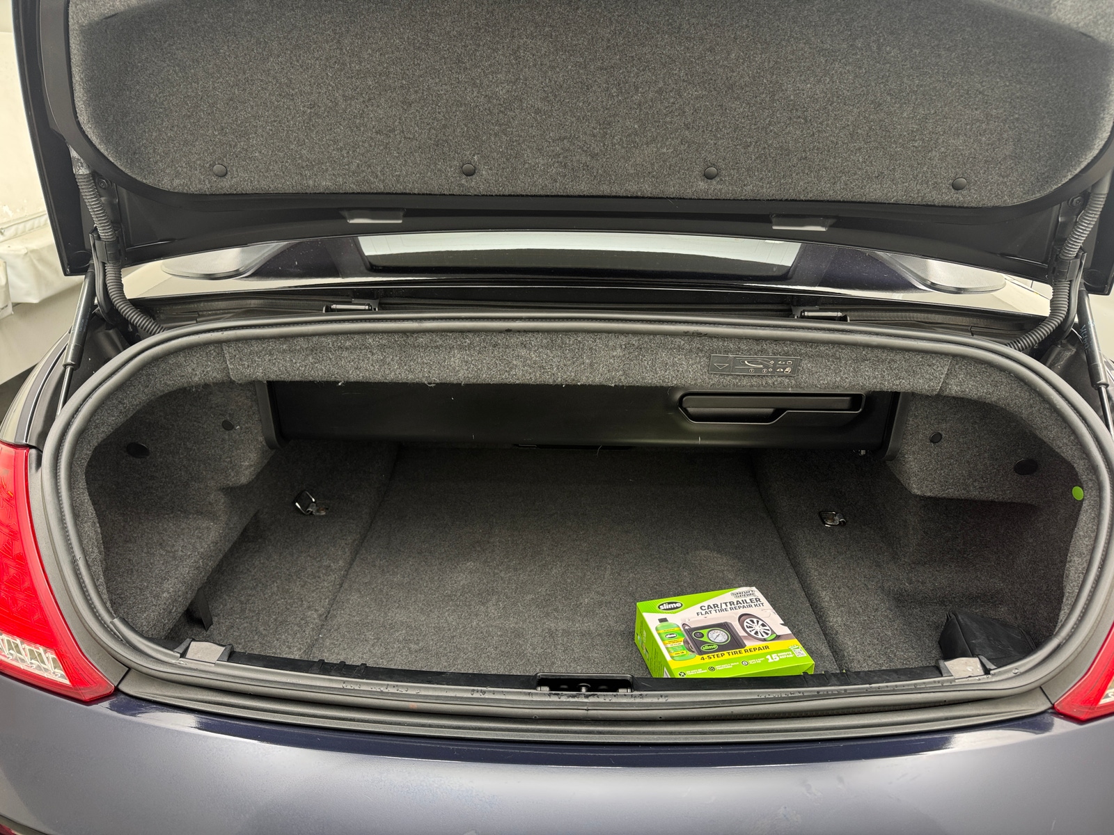 Thumbnail: 2010 BMW M6 - 6