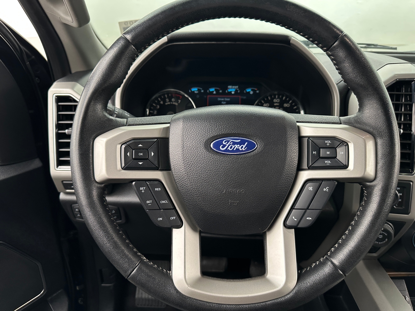 Thumbnail: 2019 Ford Econoline - 5